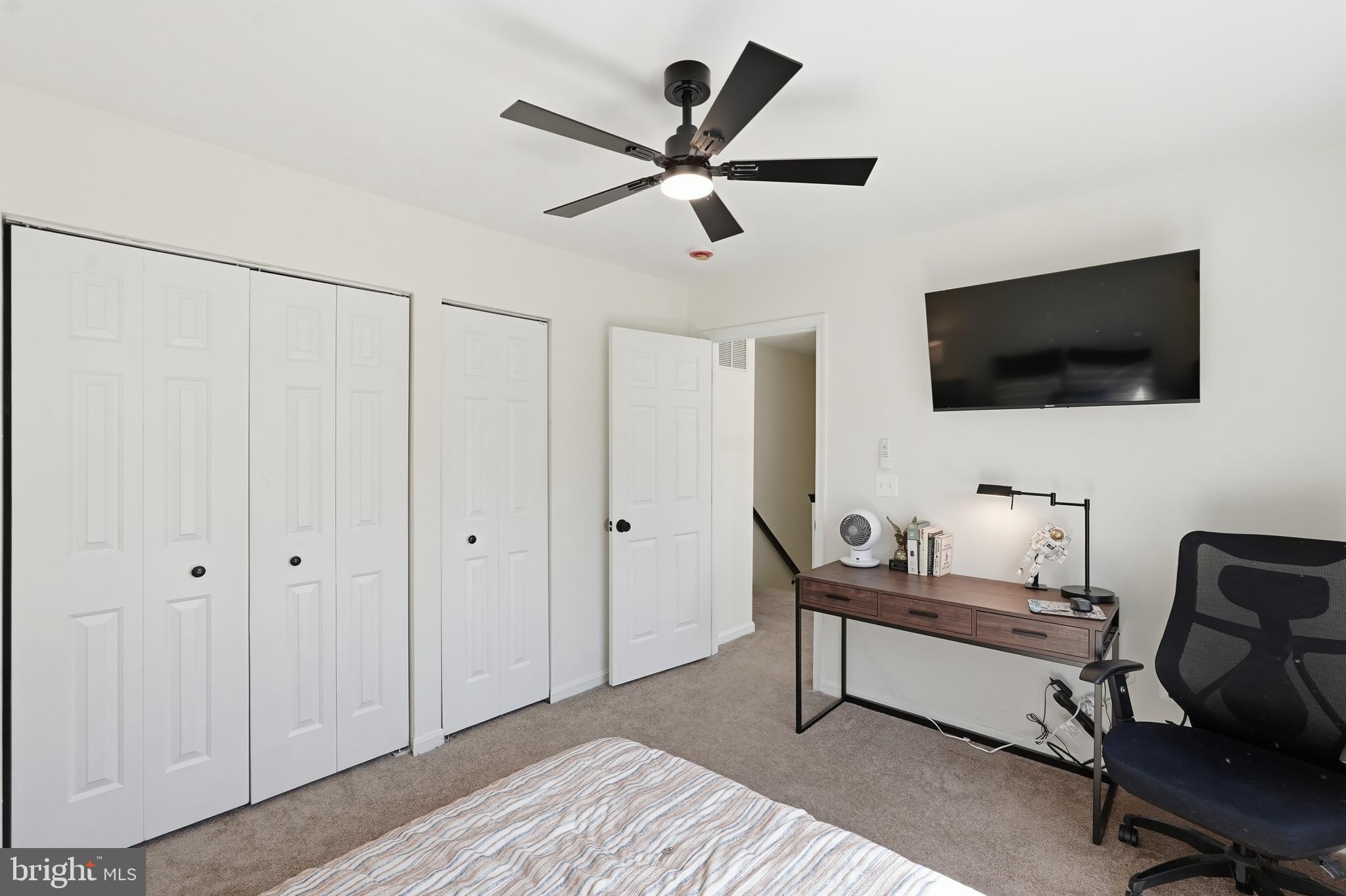 OXFORD OAKS - Residential
