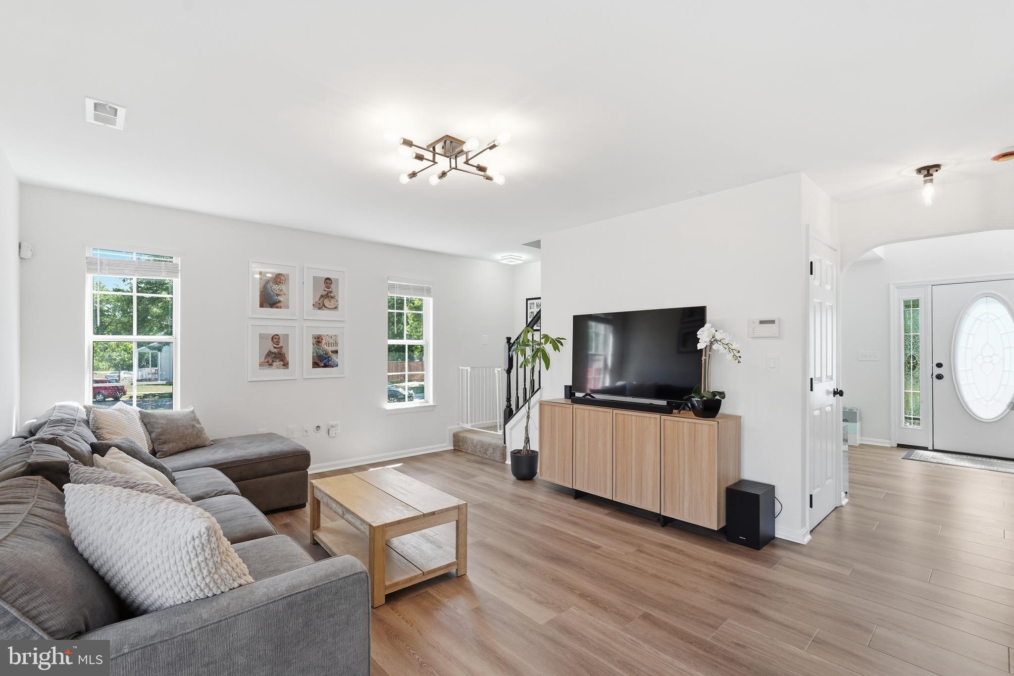 OXFORD OAKS - Residential