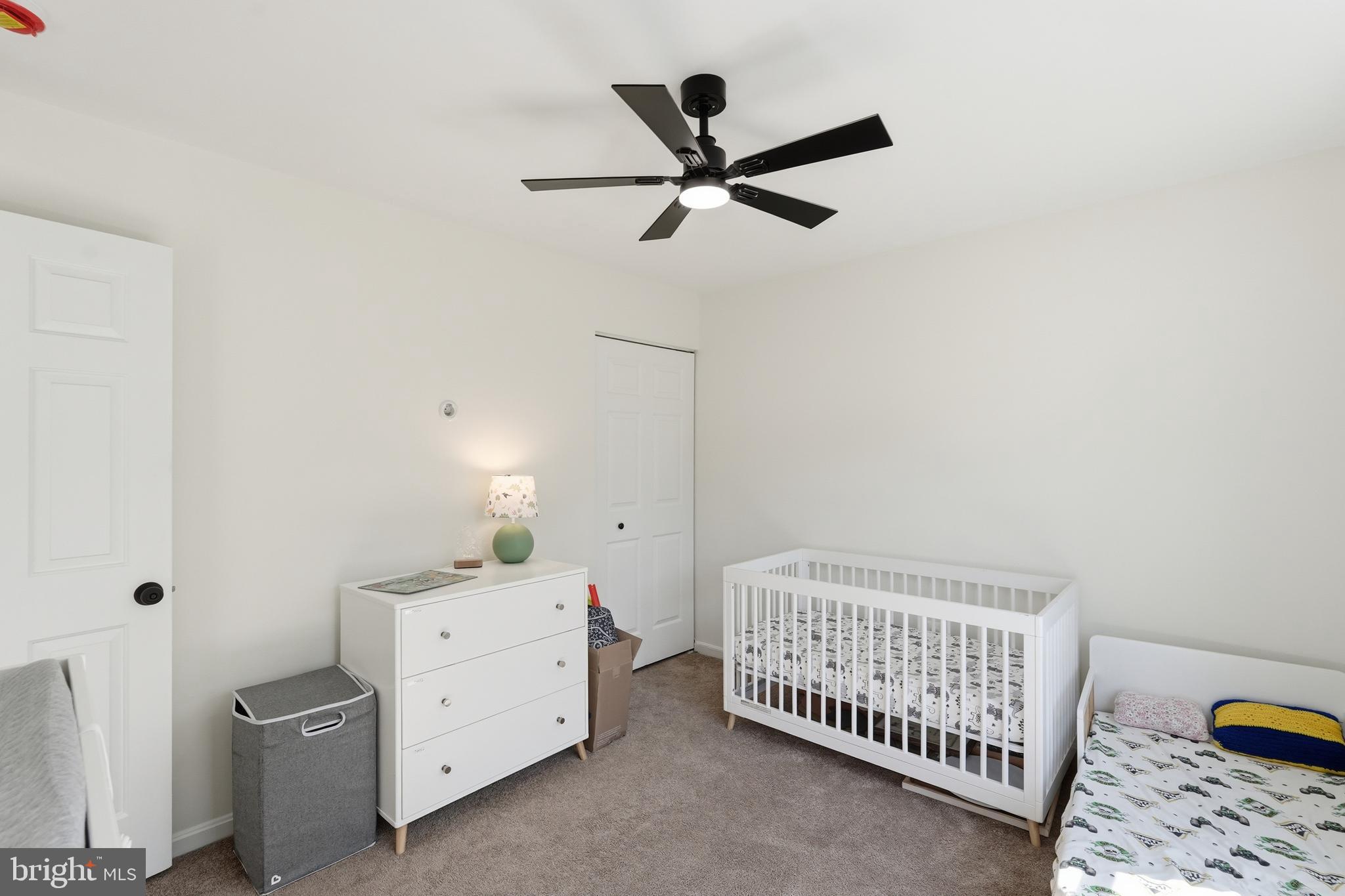 OXFORD OAKS - Residential