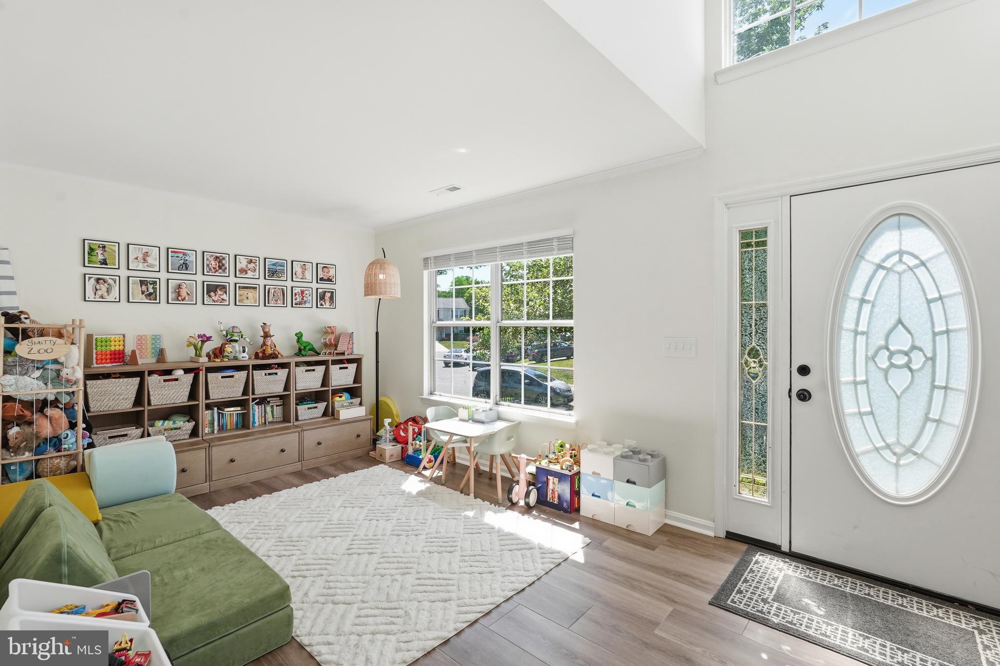 OXFORD OAKS - Residential