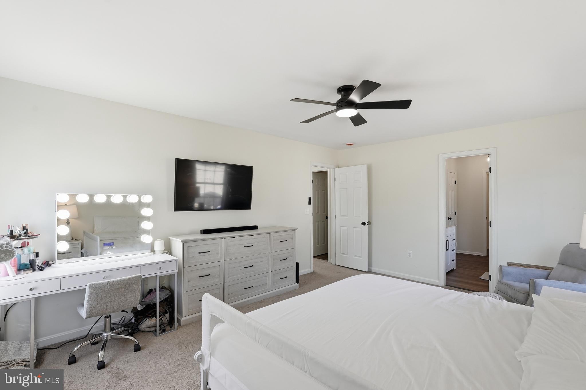 OXFORD OAKS - Residential