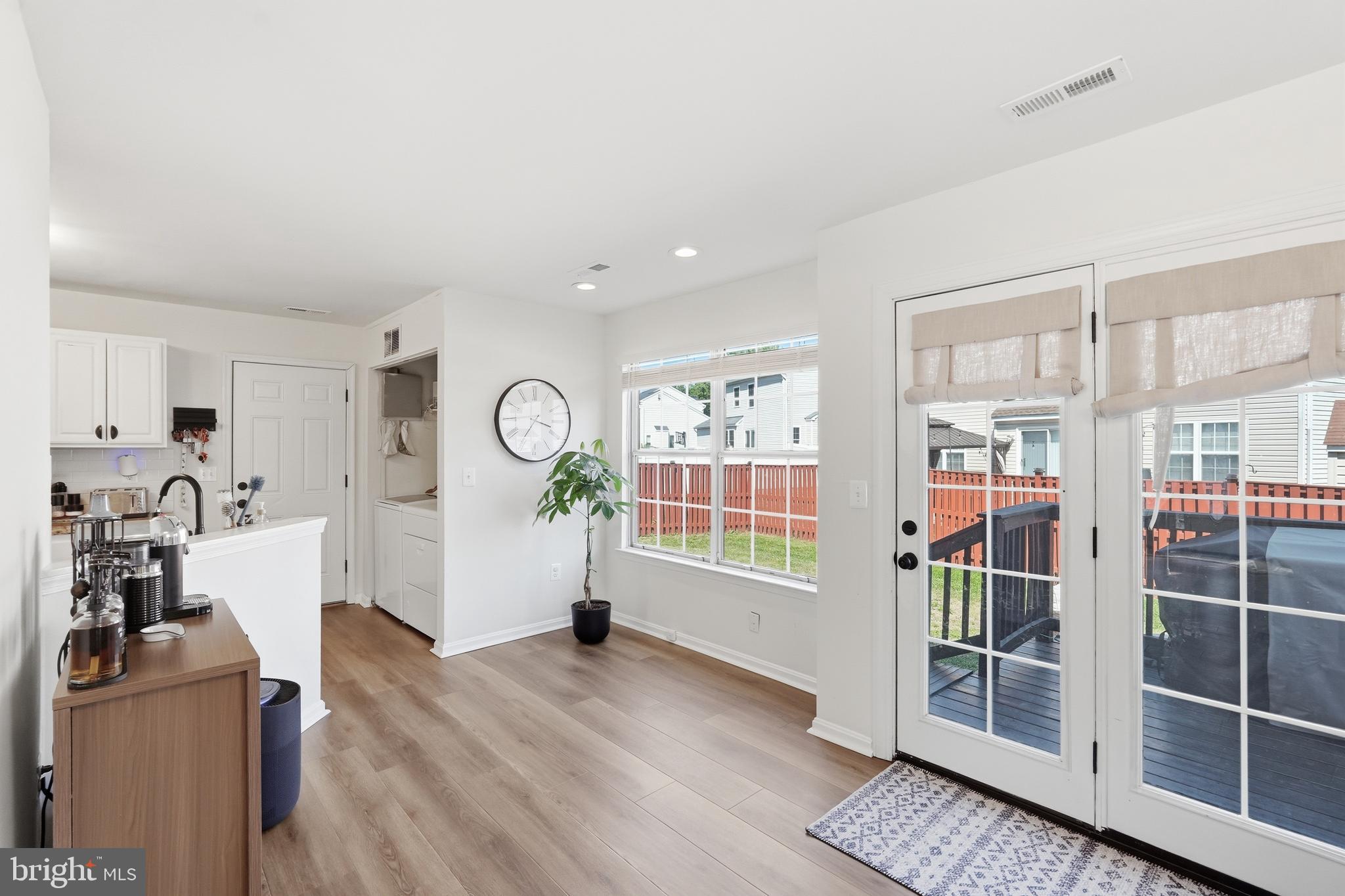 OXFORD OAKS - Residential