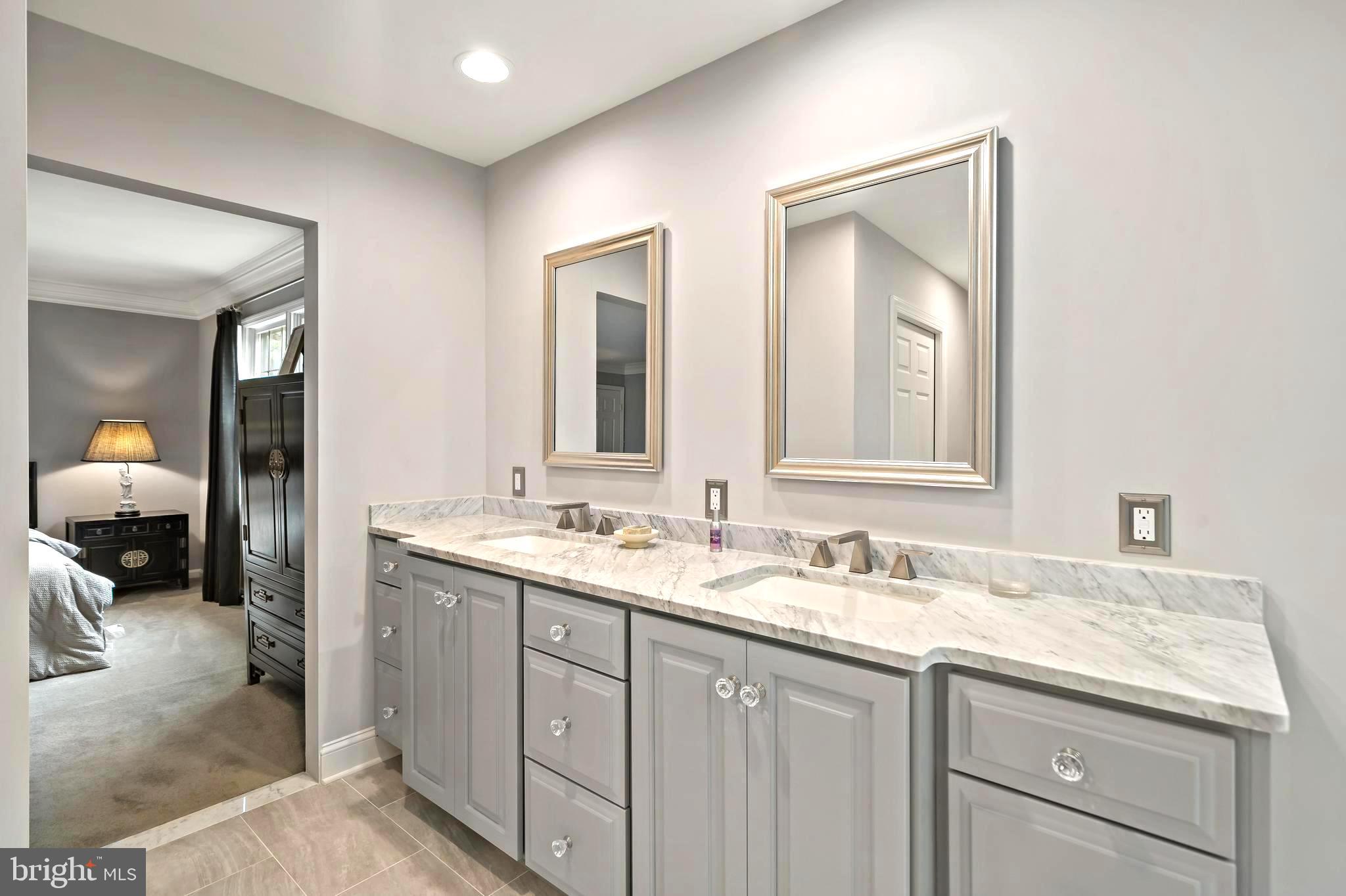 HICKORY TREE ESTS - Residential
