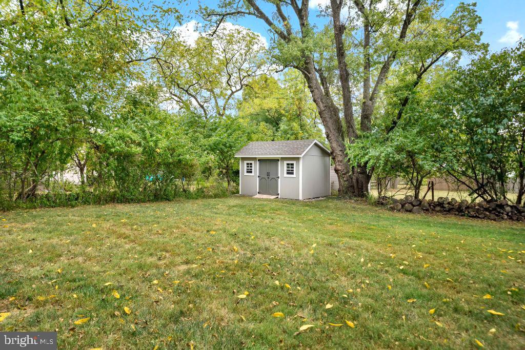 HICKORY TREE ESTS - Residential