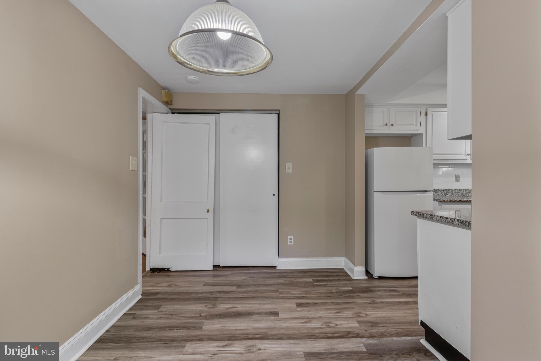 YORKLYNNE MANOR - Residential