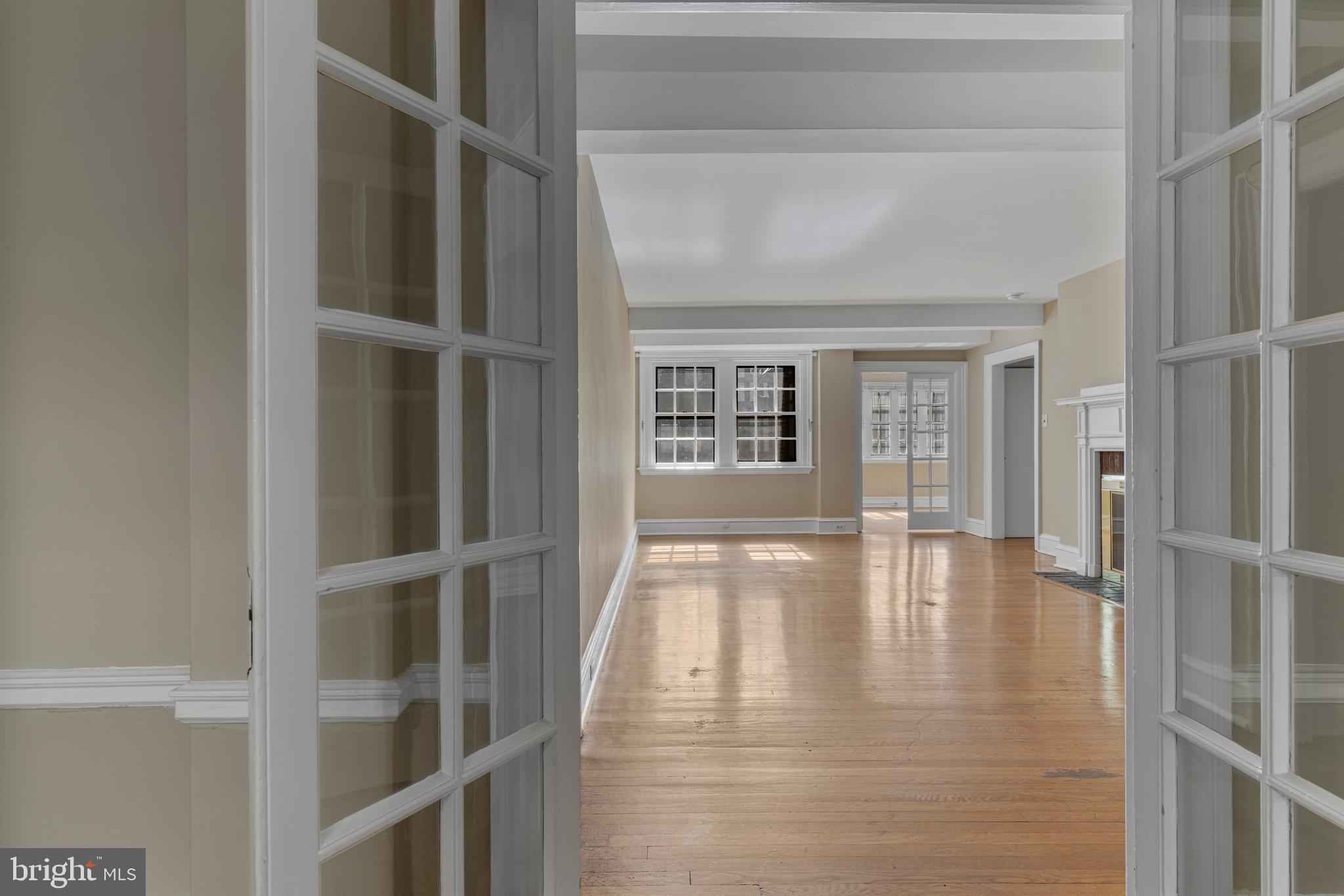 YORKLYNNE MANOR - Residential