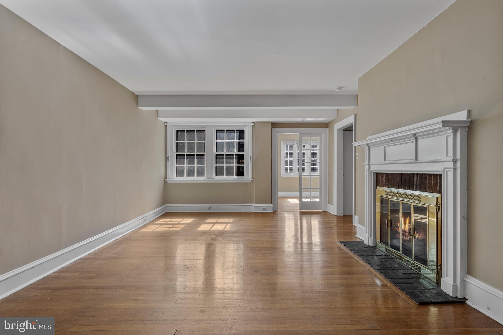 YORKLYNNE MANOR - Residential