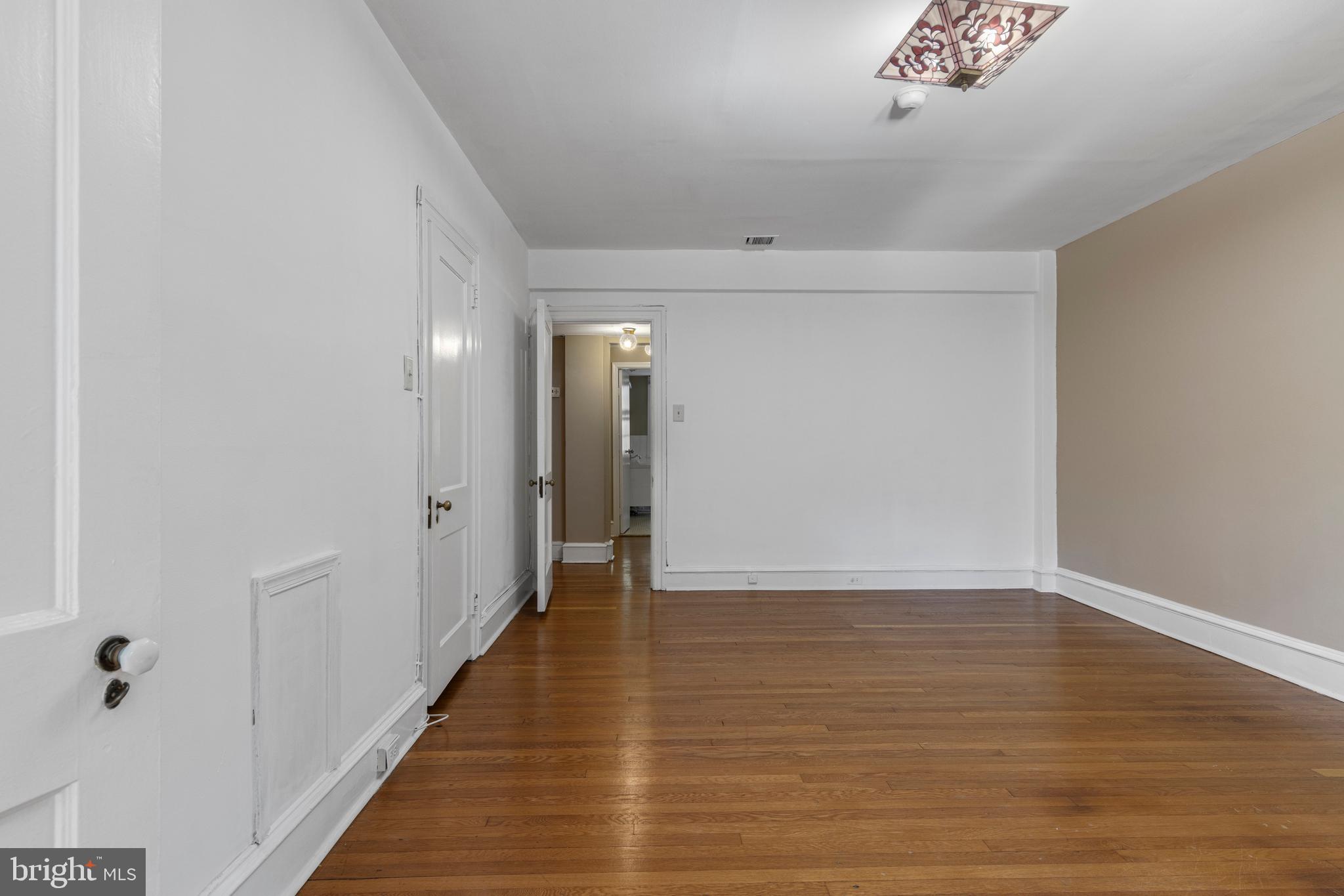 YORKLYNNE MANOR - Residential