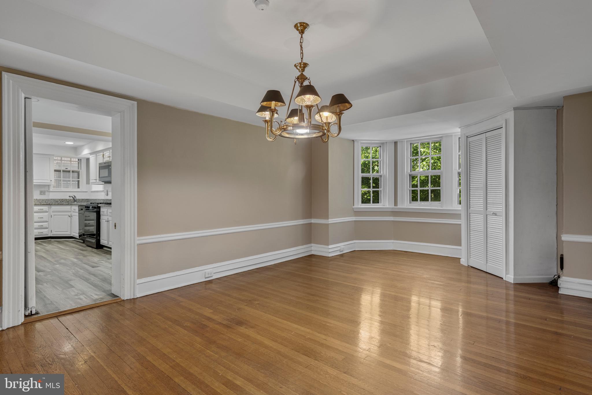 YORKLYNNE MANOR - Residential