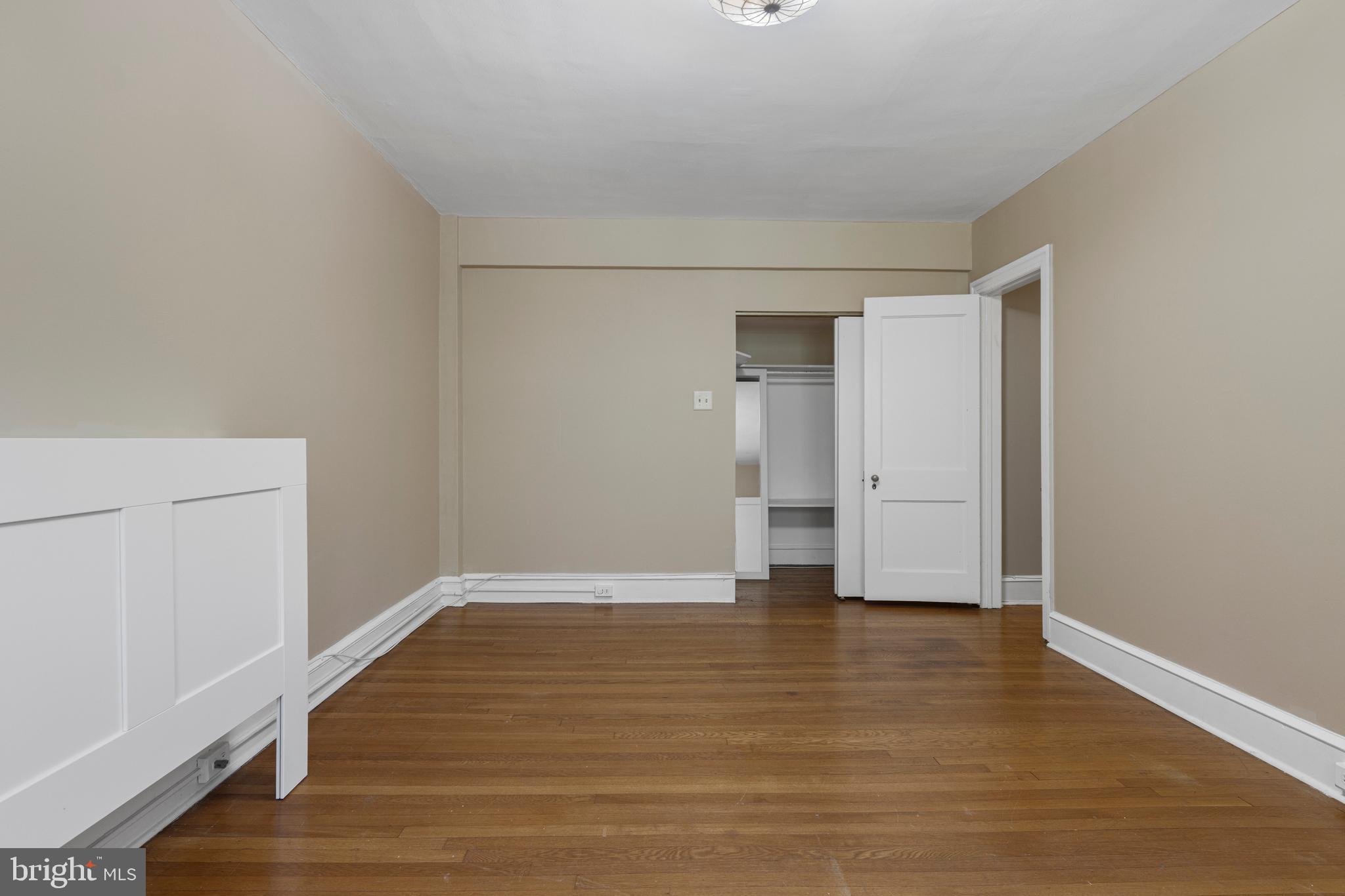 YORKLYNNE MANOR - Residential