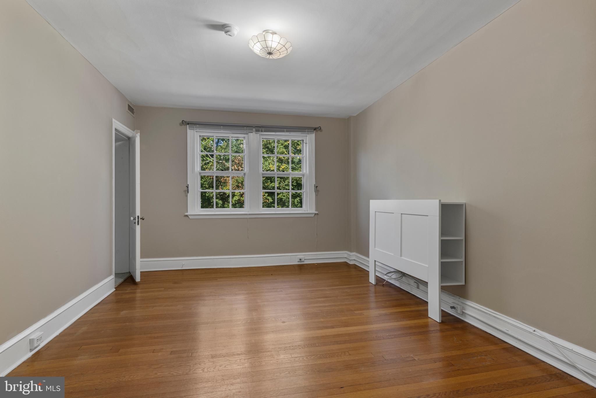 YORKLYNNE MANOR - Residential