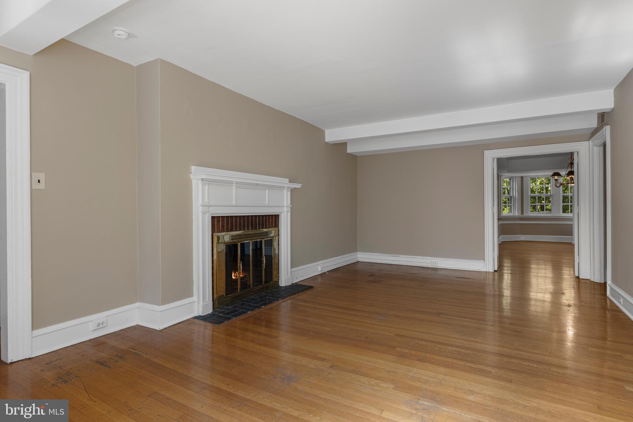 YORKLYNNE MANOR - Residential