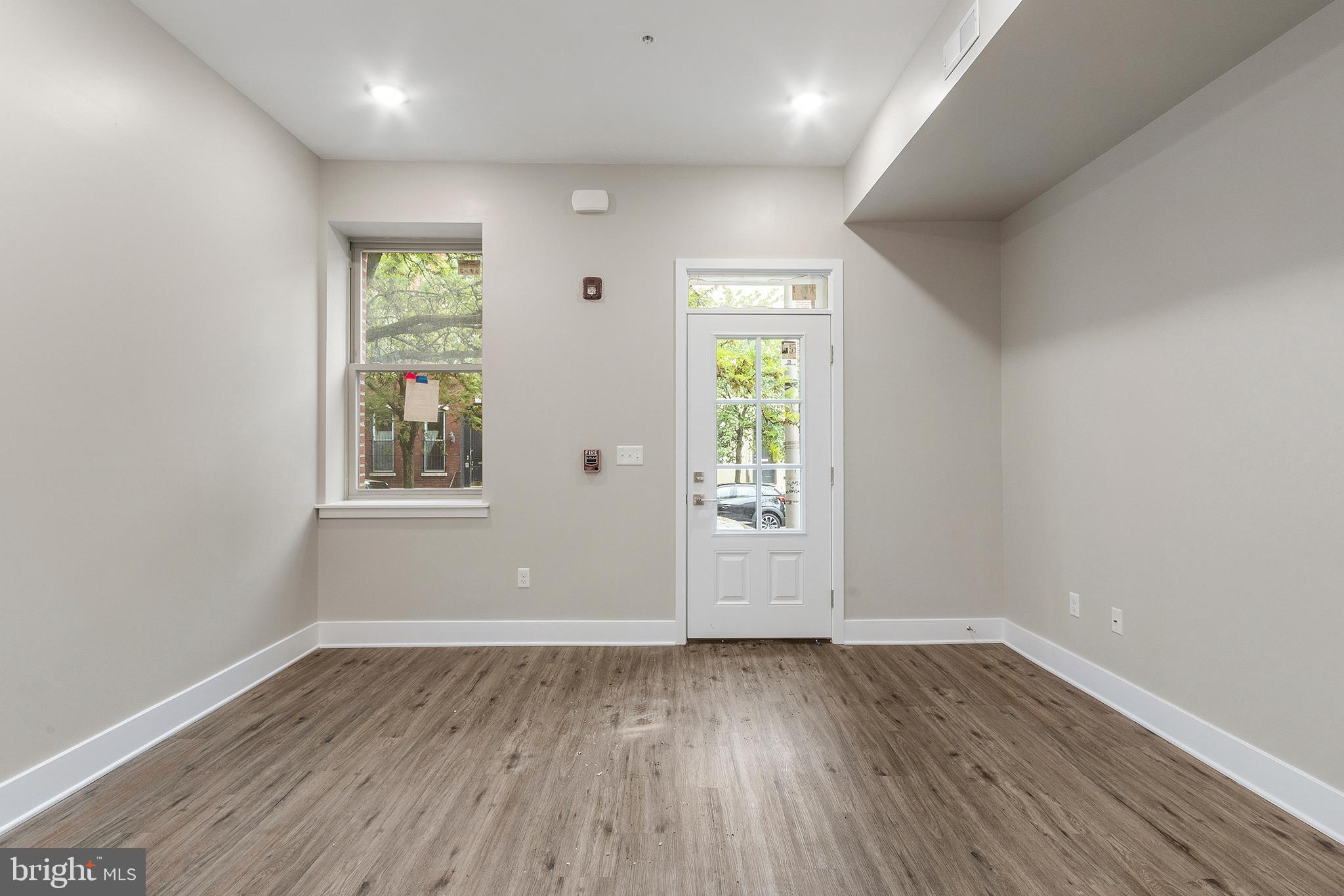 Newly renovated, Large, 1 Bedroom, 1 Bathroom apartment in the heart of Graduate Hospital. These units feature white kitchens, with stainless steel appliances, granite countertops, new flooring and a modern bathroom. This units features a large living room space as well as ample bedroom and closet space. 1st, Last and Security due at signing. Tenant must apply using the RentSpree (40 dollars per applicant). Tenant pays all utilities. No Pets, No Smoking.