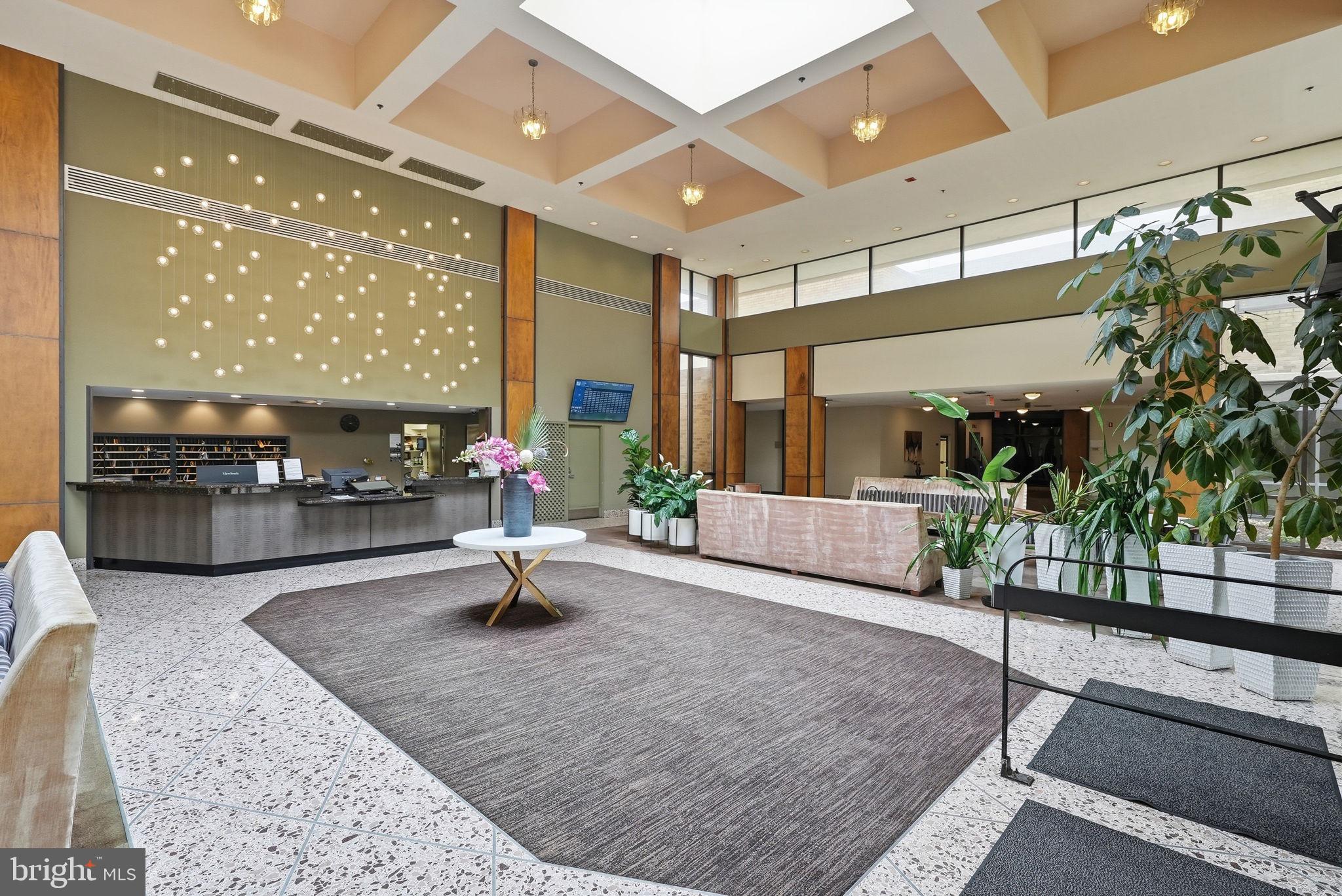 SKYLINE HOUSE - Residential