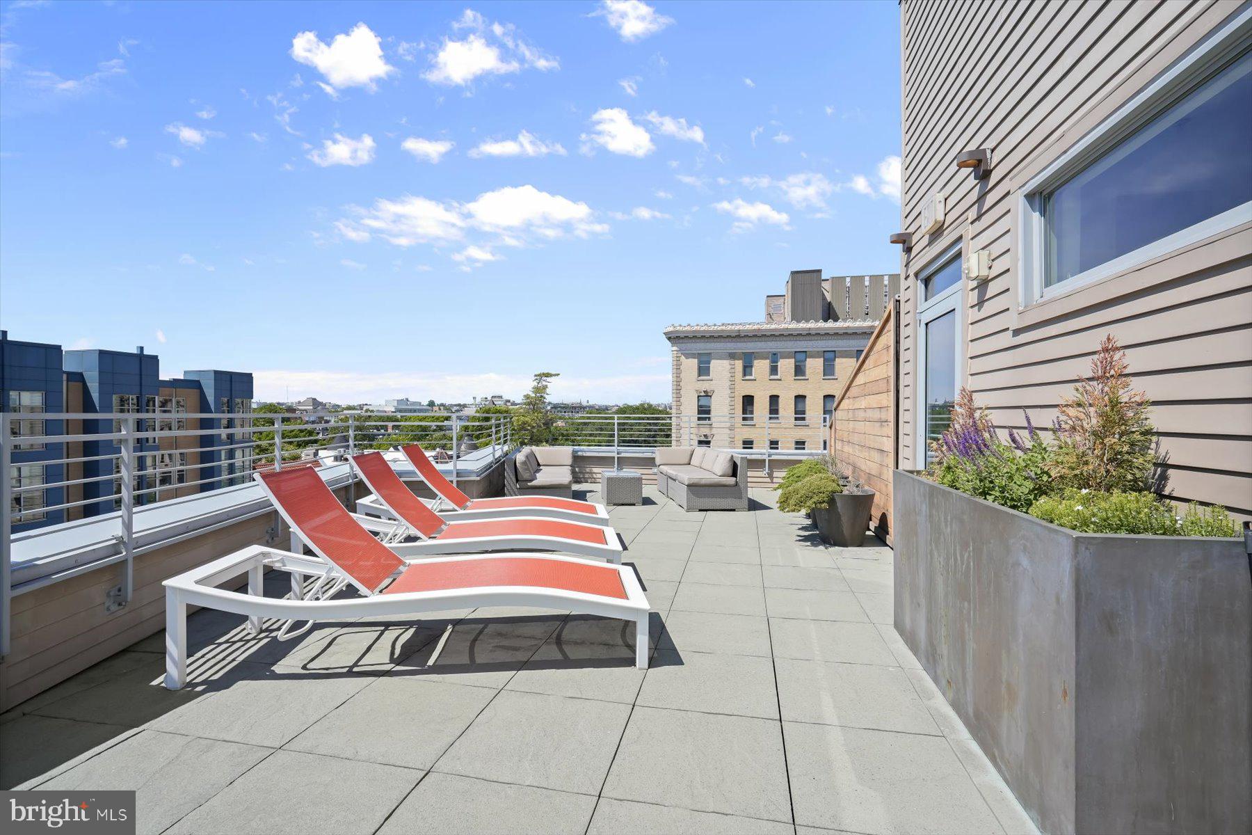 LOGAN CIRCLE - Residential