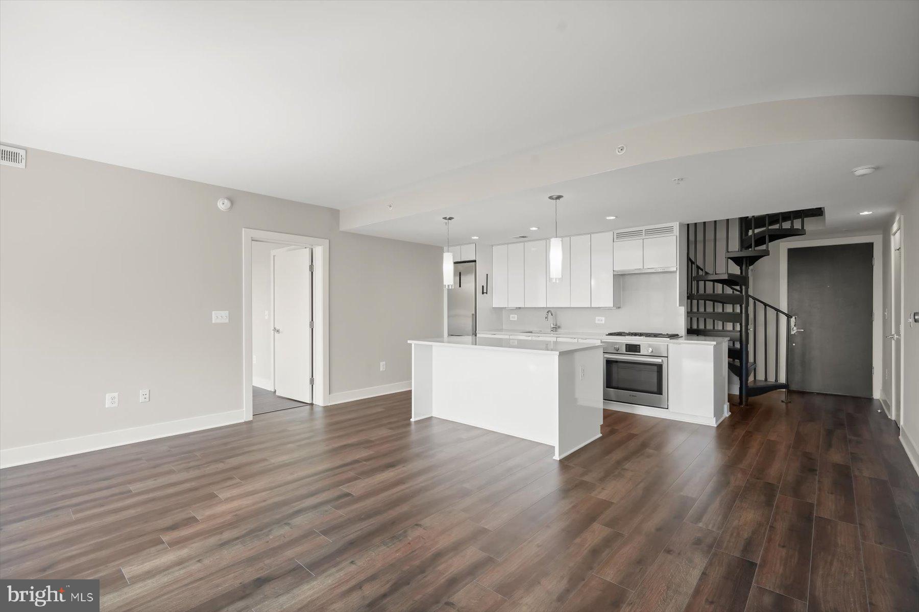 LOGAN CIRCLE - Residential