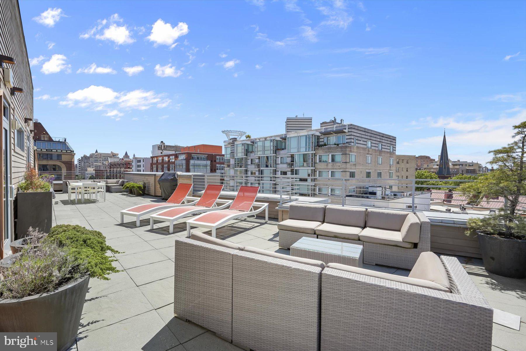 LOGAN CIRCLE - Residential