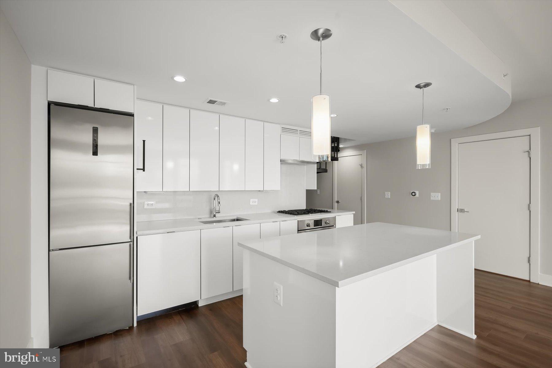LOGAN CIRCLE - Residential