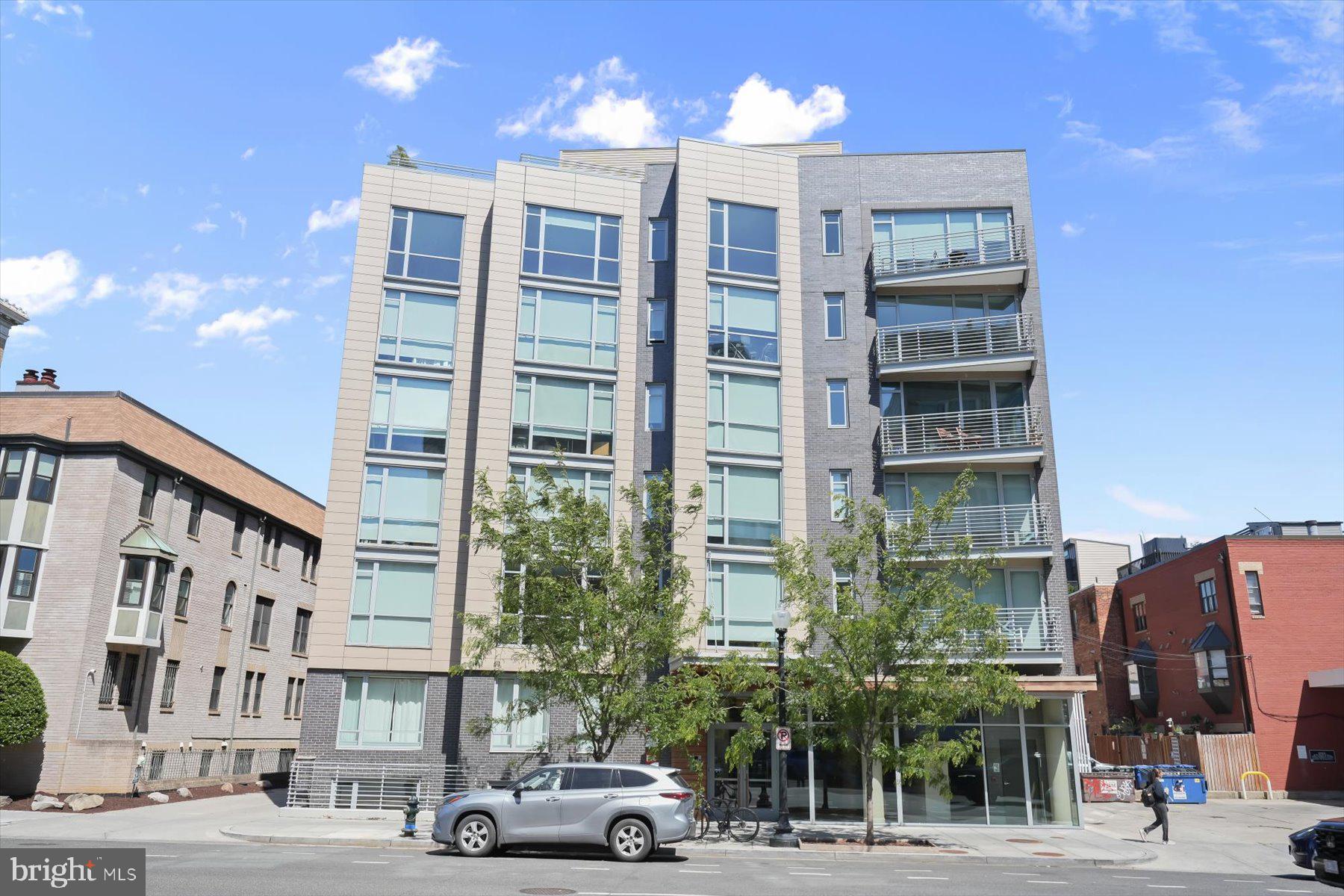 LOGAN CIRCLE - Residential