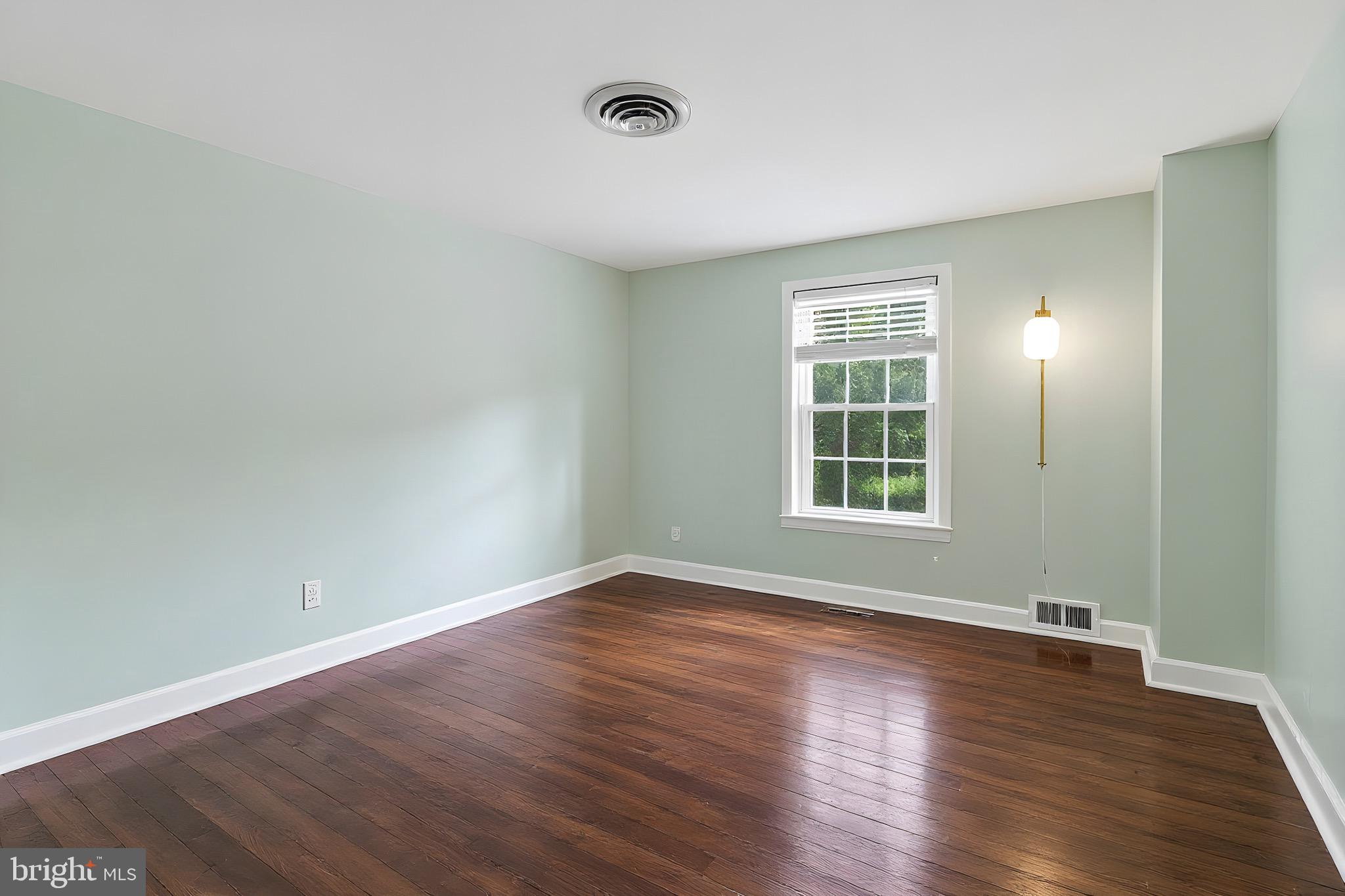 MOUNT WASHINGTON - Residential