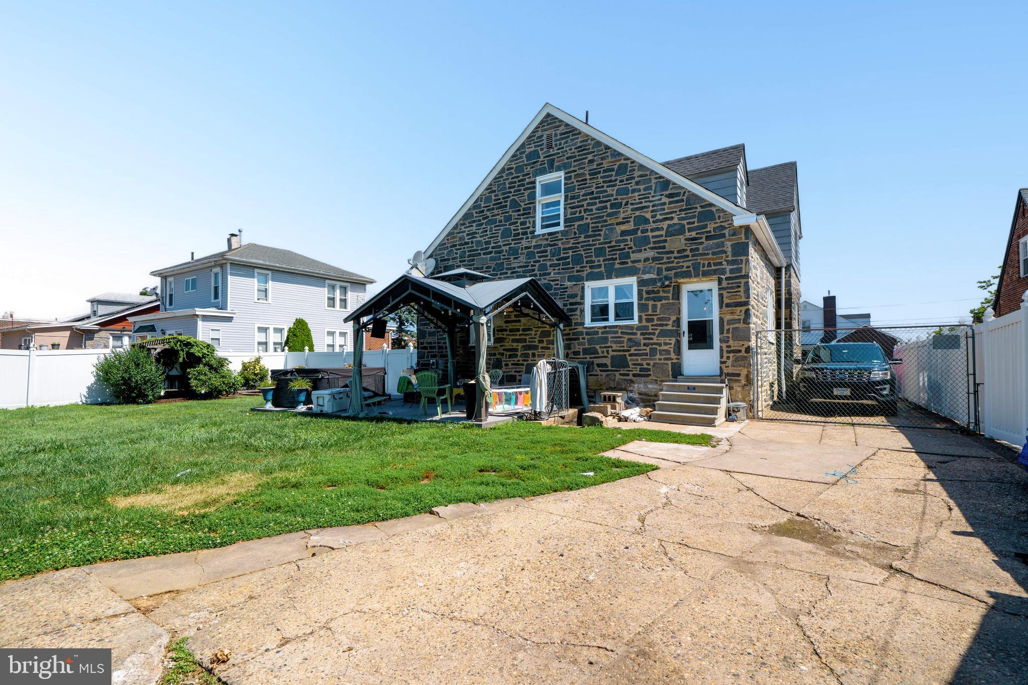 RHAWNHURST - Residential
