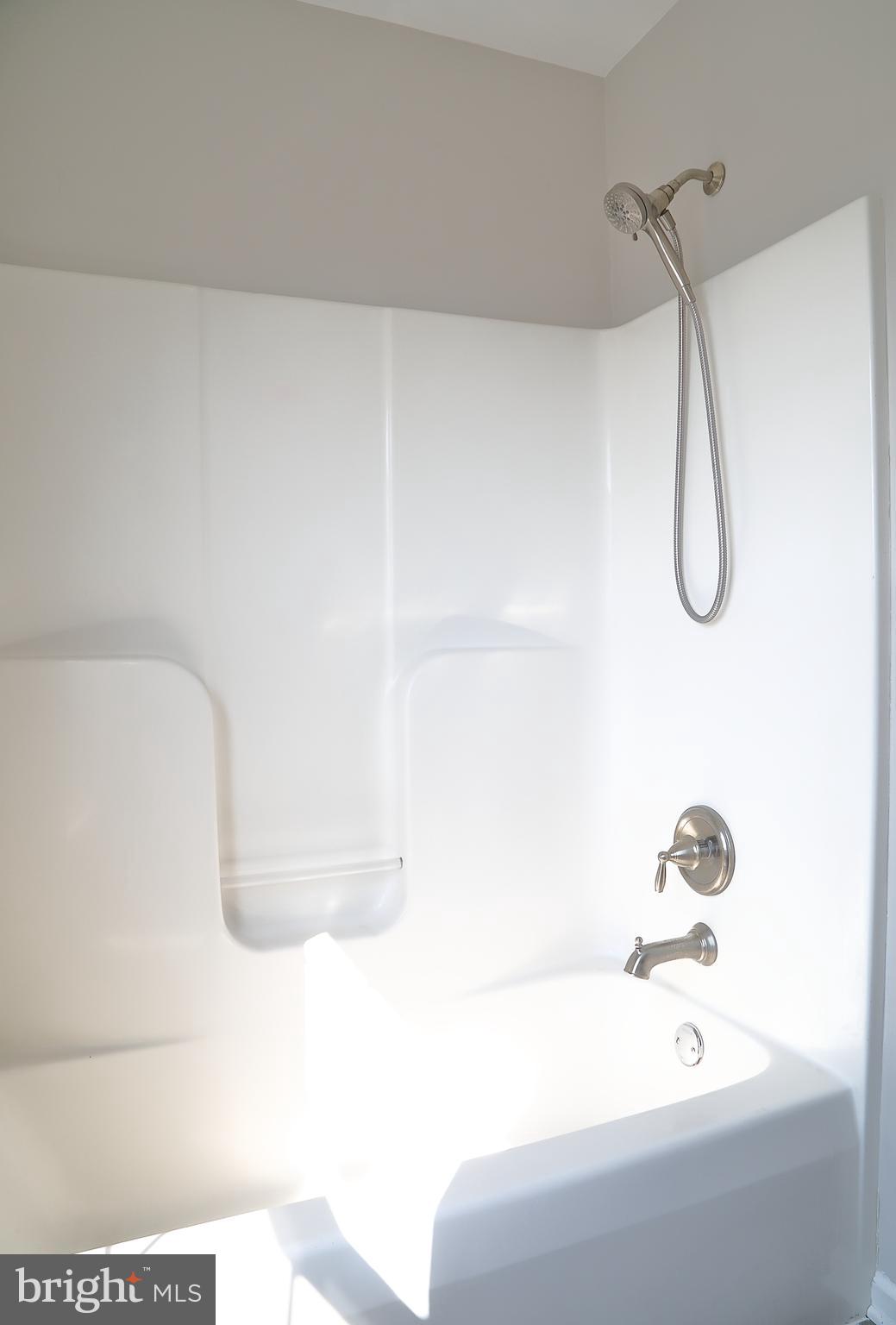 MAYTOWN VILLAGE SQUARE - Residential
