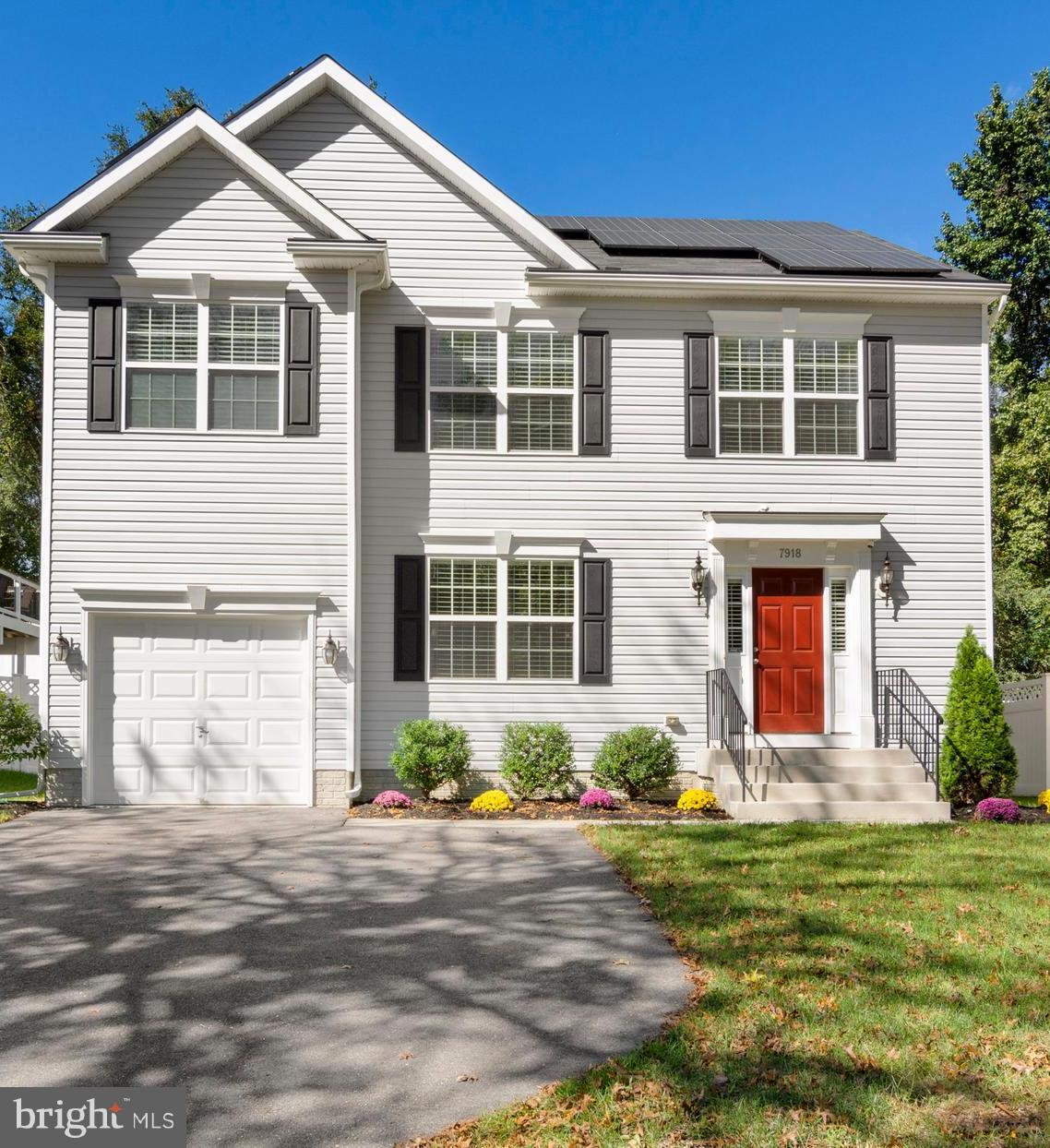 Beautiful Young Colonial with all the modern features on your list!  Bright and spacious with 9 FT ceilings, Hardwood  Floors, granite counters, stainless steel appliances, large center island/breakfast bar, pantry, main level laundry room, and recessed lighting!  Master suite offers a super bath, with separate soaking tub, walk-in-closet, tray ceiling & double vanities.  3 additional spacious bedrooms on 2nd level all with upgraded ceiling fans. Wide open insulated basement with no center pools for easy finishing plans!  Easy access Baltimore & Annapolis.  Just minutes to shopping, dining, waterfront parks, golf, fishing & boating!