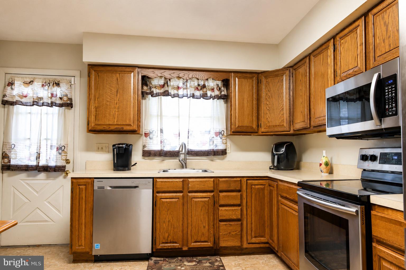 JACOBSVILLE - Residential