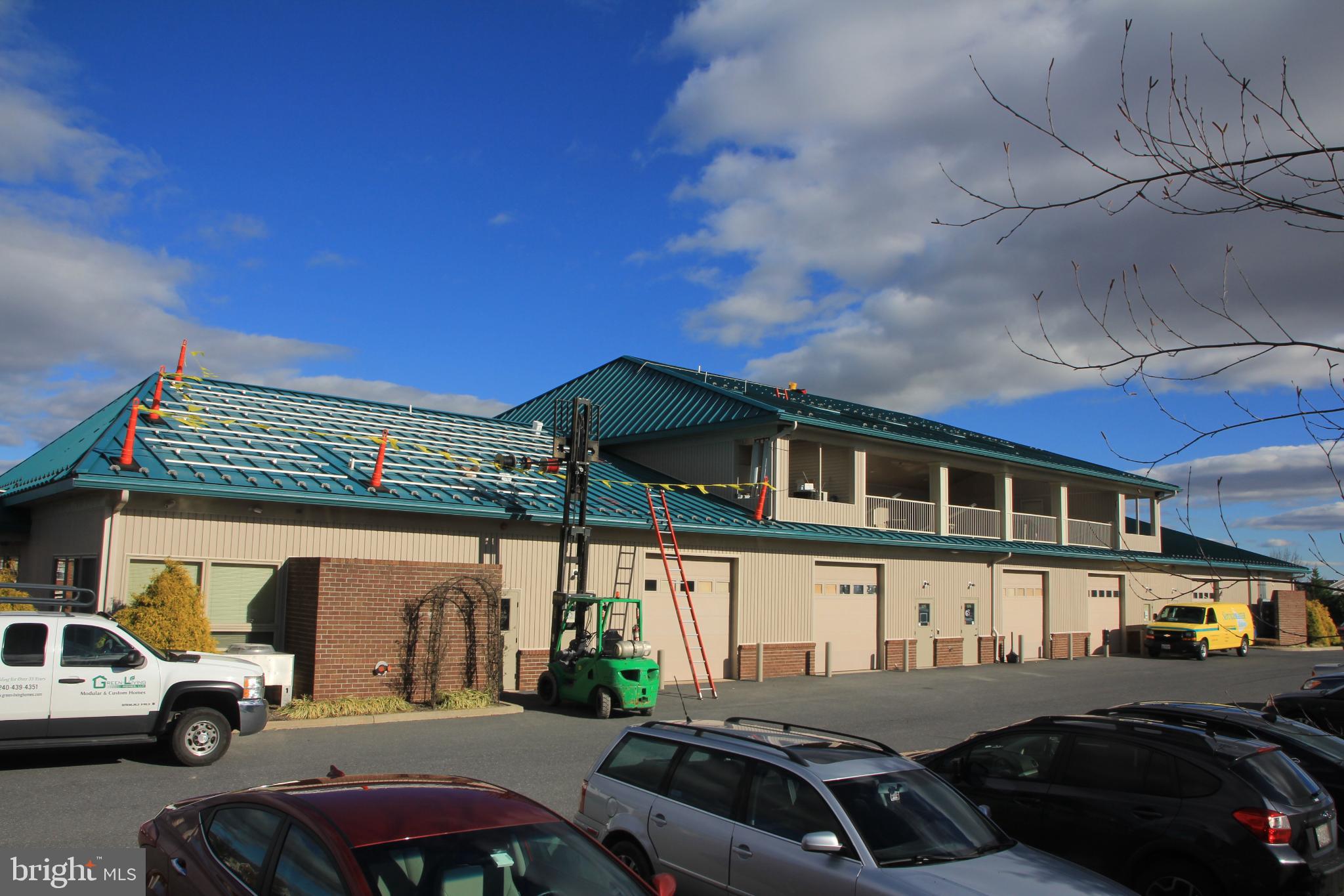 TWIN ARCH BUSINESS PARK - Commercial Sale