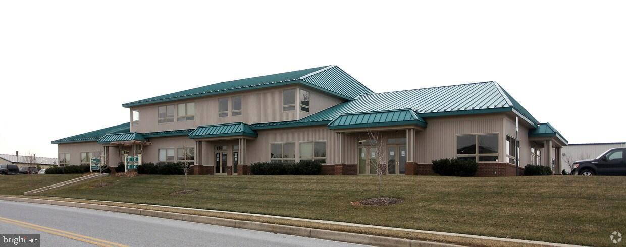 TWIN ARCH BUSINESS PARK - Commercial Sale