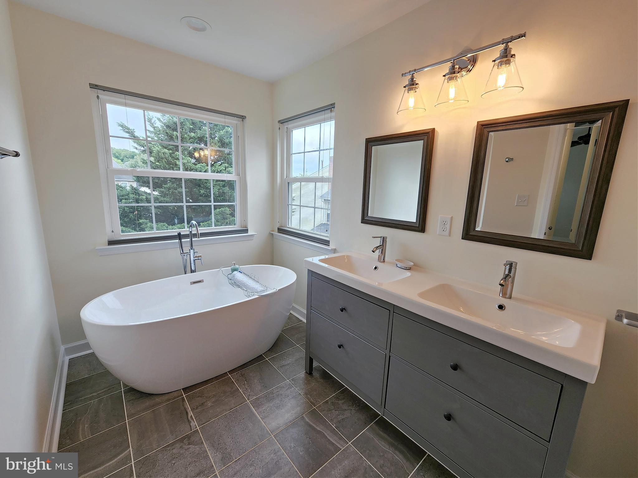SPRING RIDGE - Residential