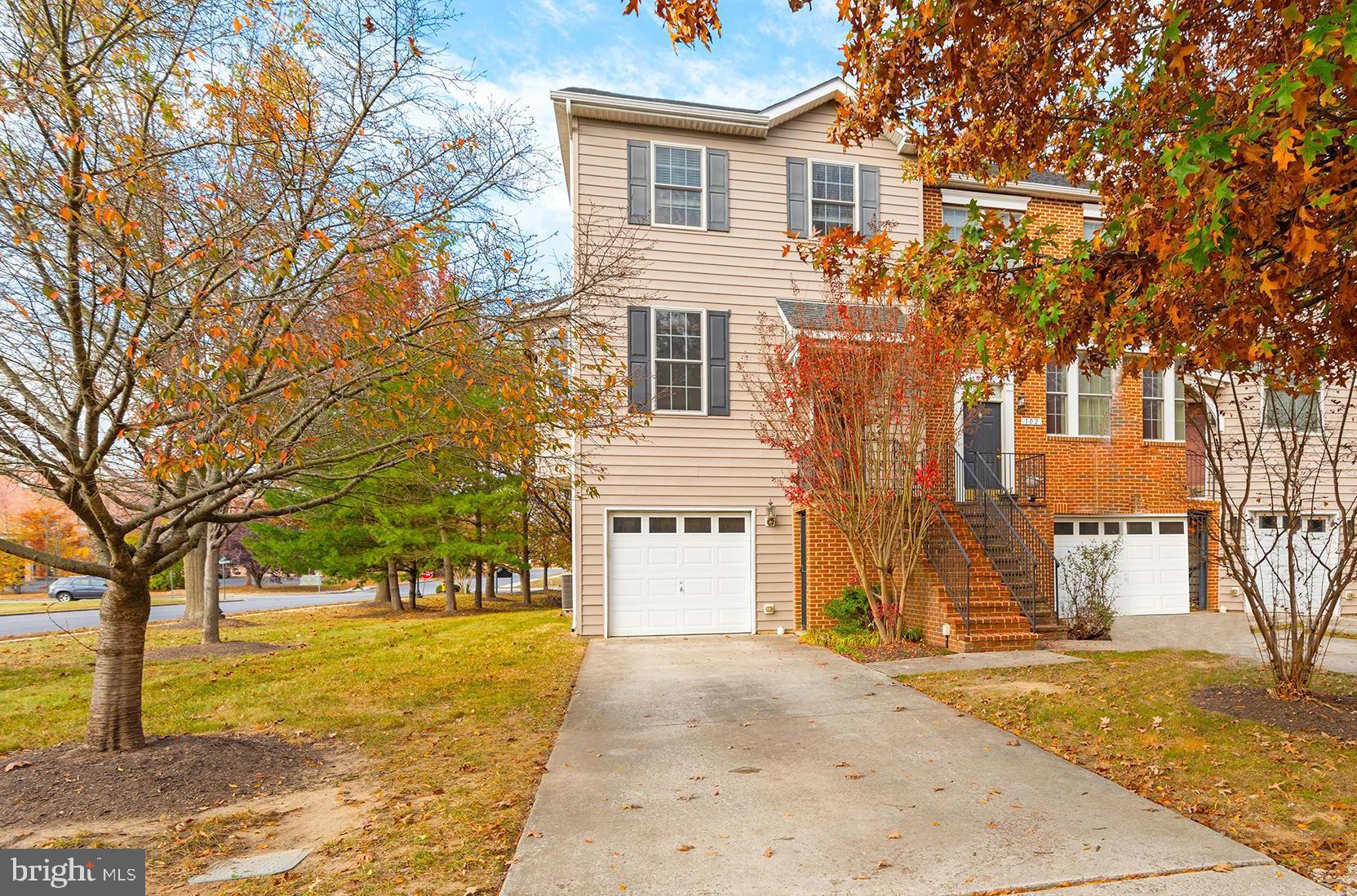 OAK HOLLOW - Residential