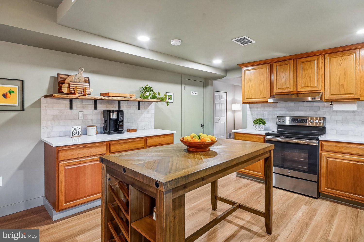 CROFTON MEADOWS - Residential