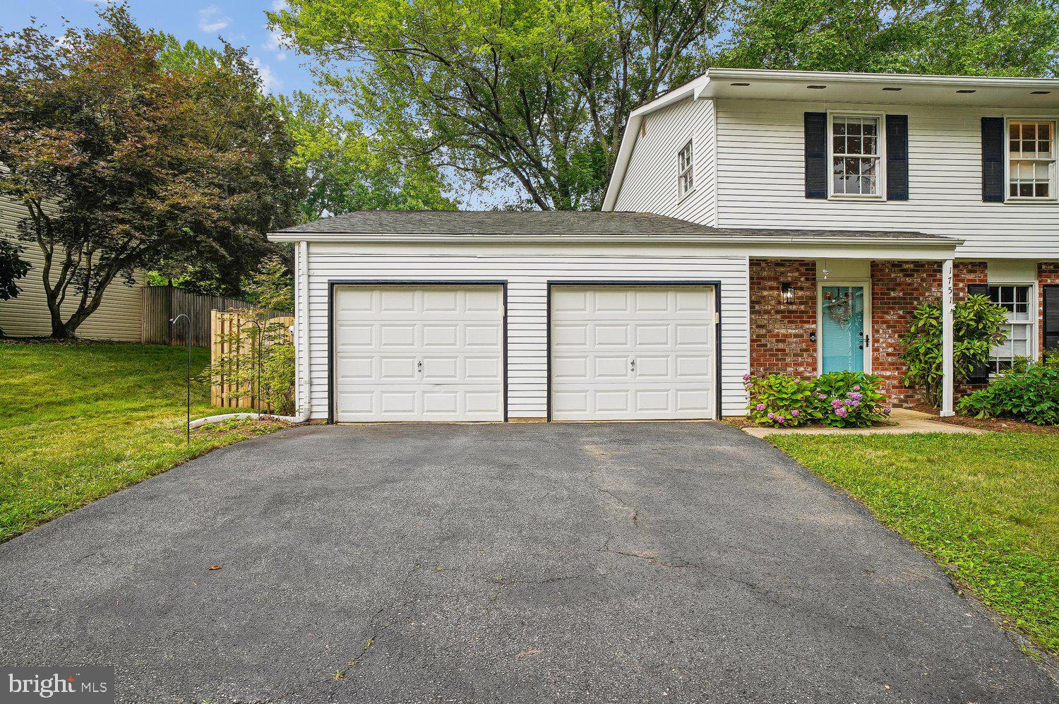 CROFTON MEADOWS - Residential