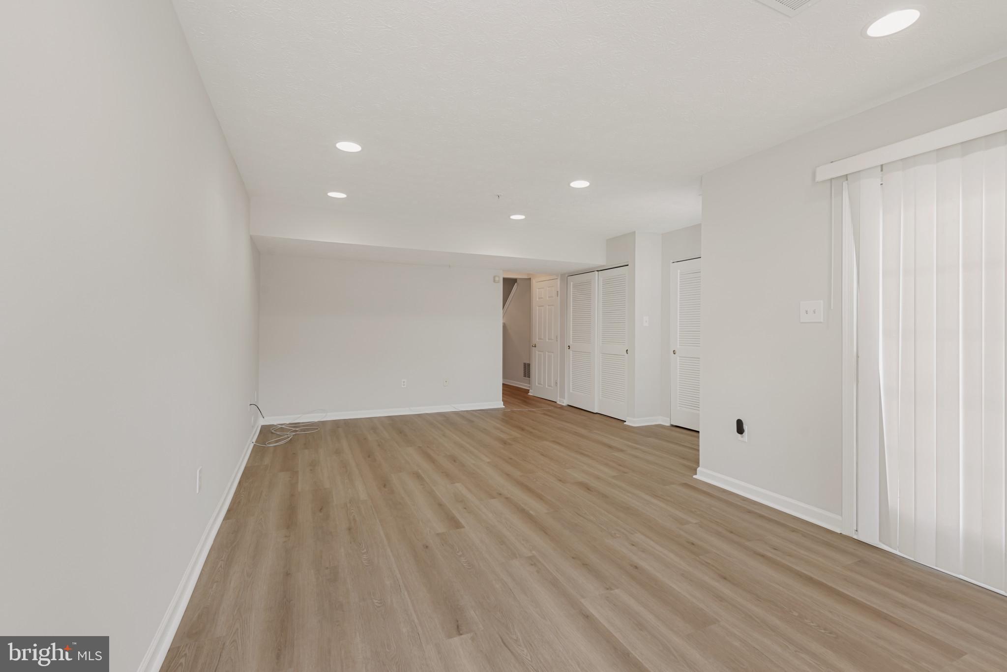 RIVERSIDE SOUTH - Residential
