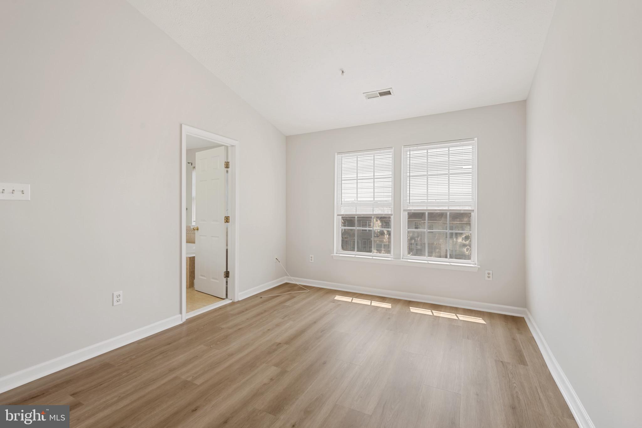 RIVERSIDE SOUTH - Residential