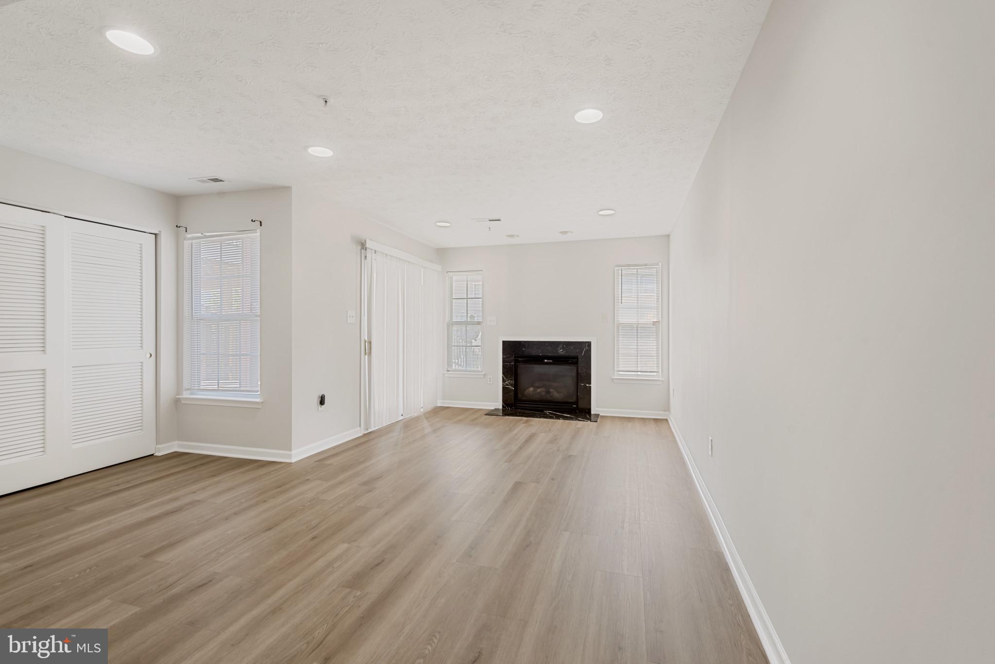 RIVERSIDE SOUTH - Residential