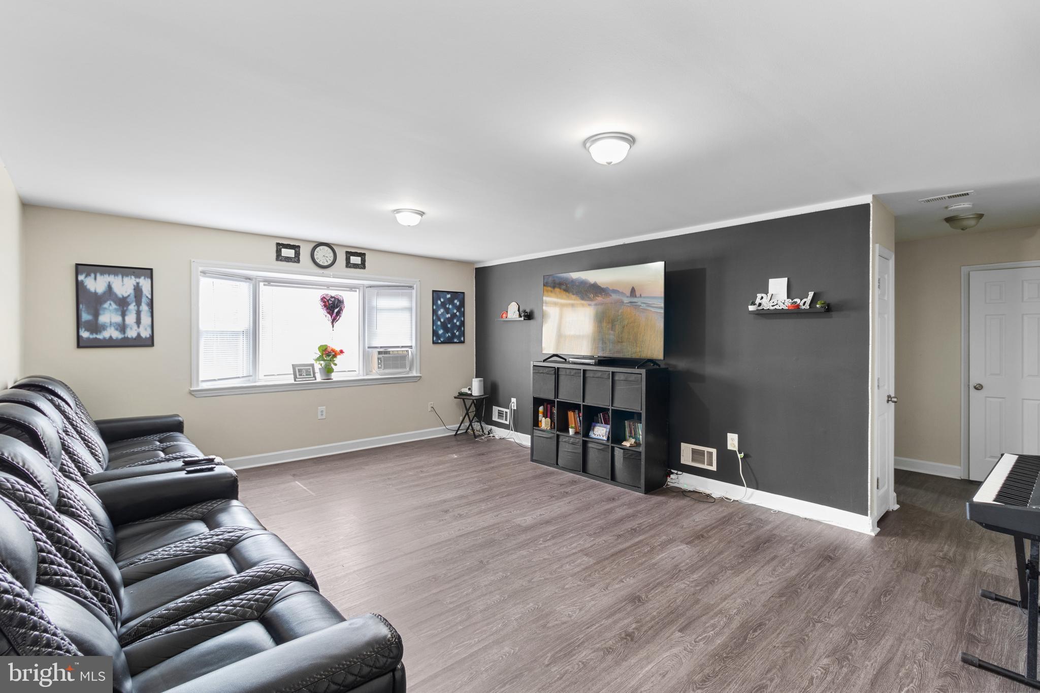 LANGLEY PARK - Residential