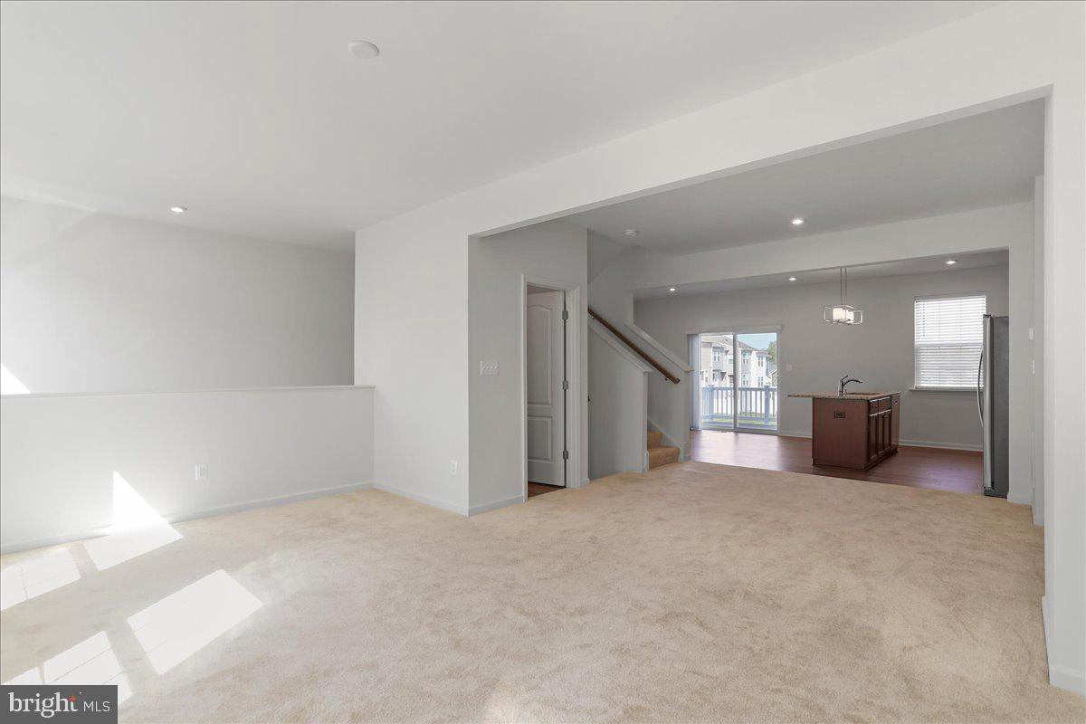 OVERLOOK AT RIVERSIDE TOWNHOMES - Residential Lease