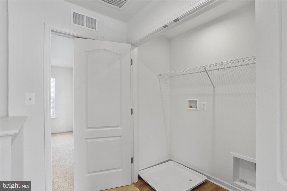 OVERLOOK AT RIVERSIDE TOWNHOMES - Residential Lease