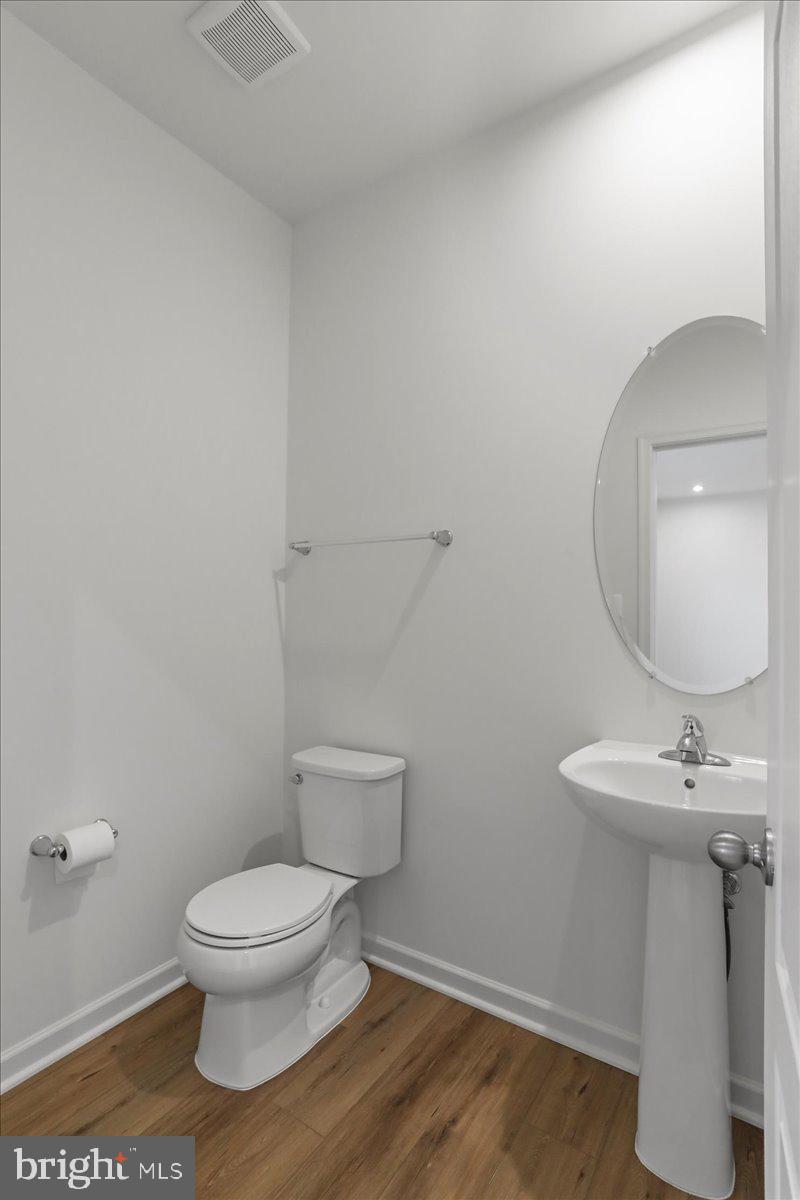 OVERLOOK AT RIVERSIDE TOWNHOMES - Residential Lease