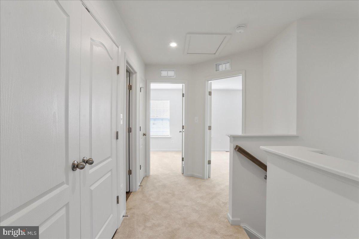 OVERLOOK AT RIVERSIDE TOWNHOMES - Residential Lease