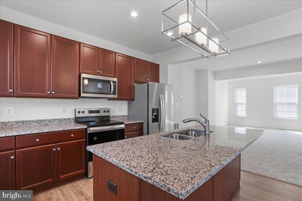OVERLOOK AT RIVERSIDE TOWNHOMES - Residential Lease