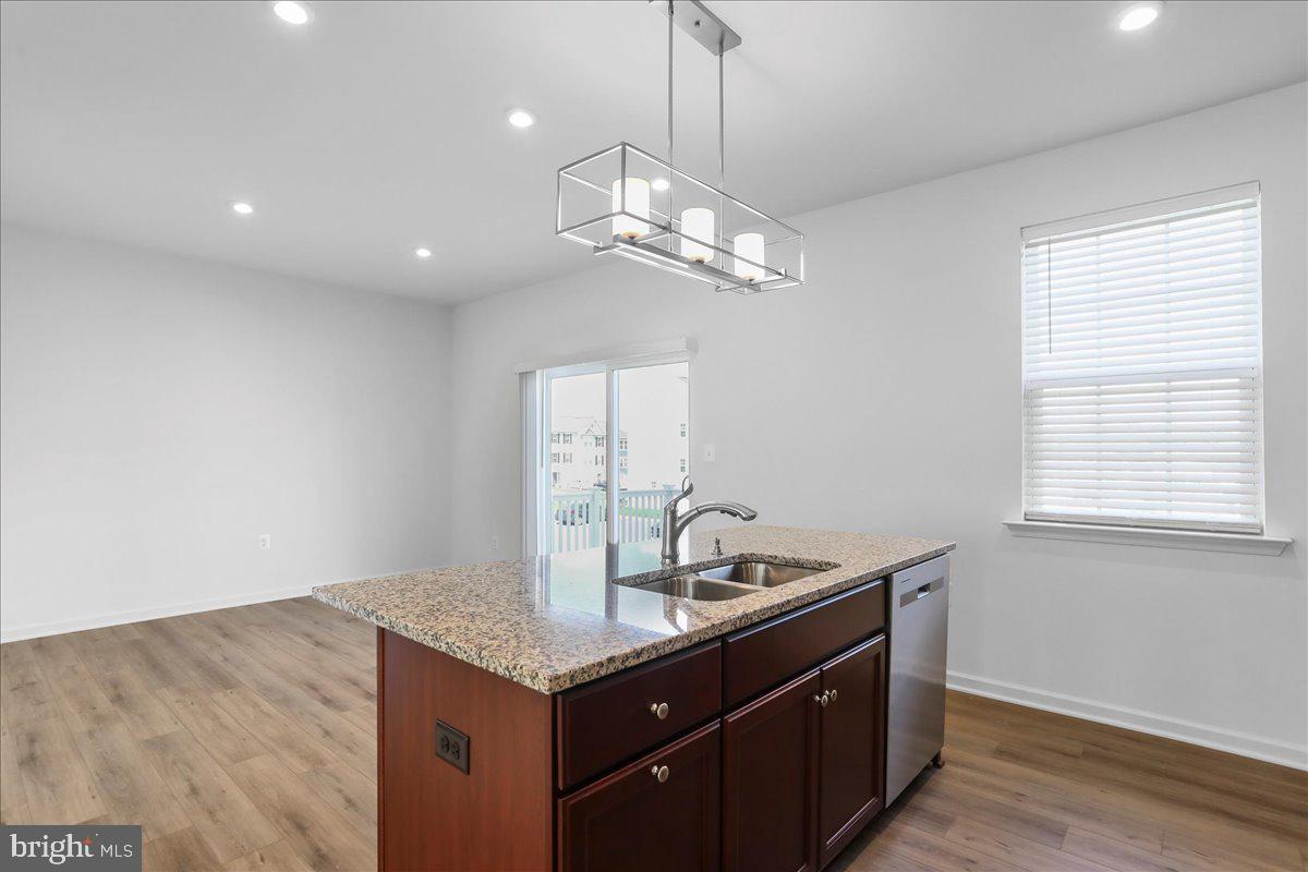 OVERLOOK AT RIVERSIDE TOWNHOMES - Residential Lease
