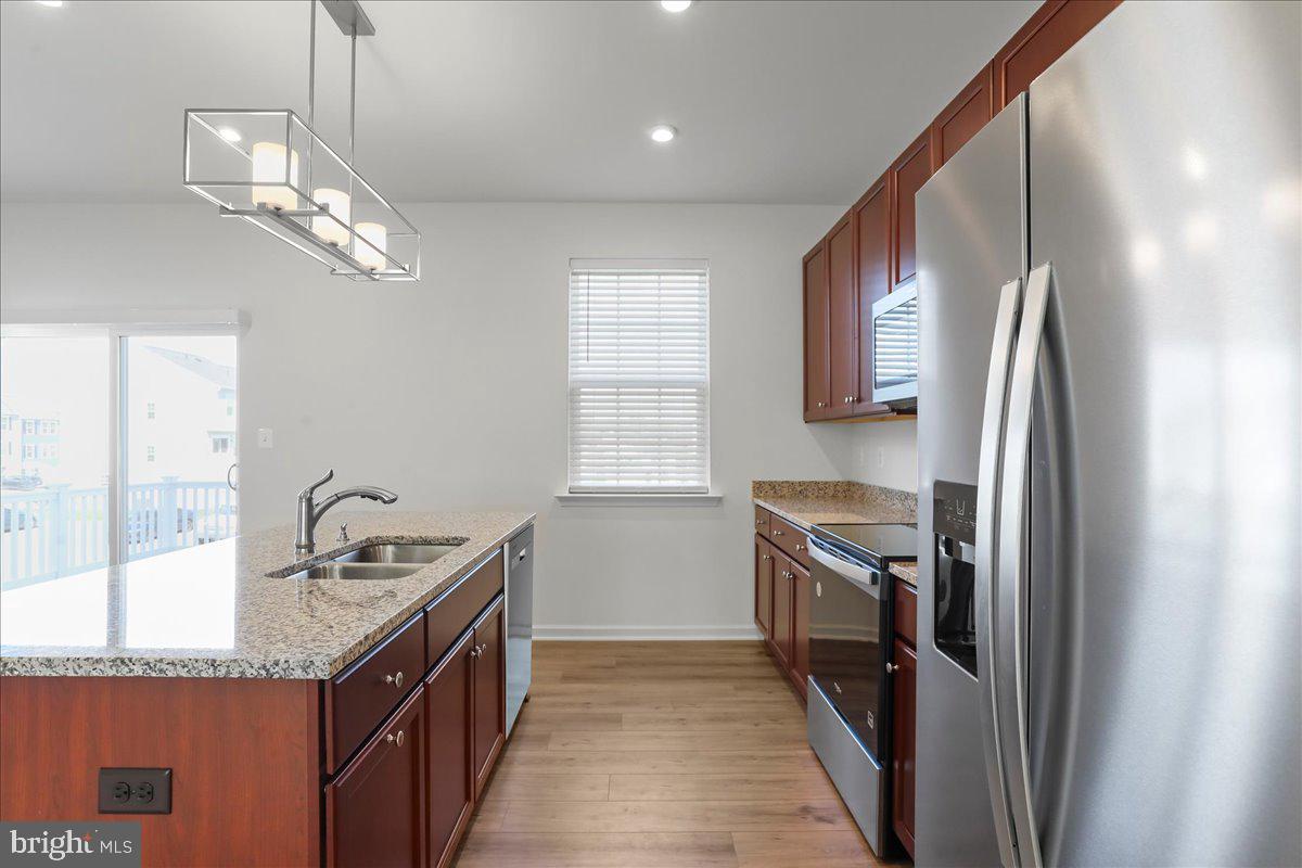 OVERLOOK AT RIVERSIDE TOWNHOMES - Residential Lease