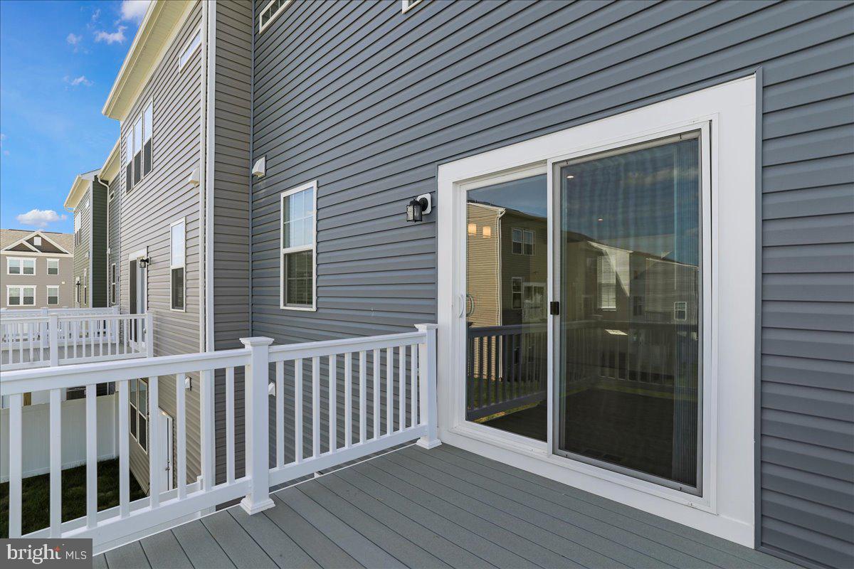 OVERLOOK AT RIVERSIDE TOWNHOMES - Residential Lease