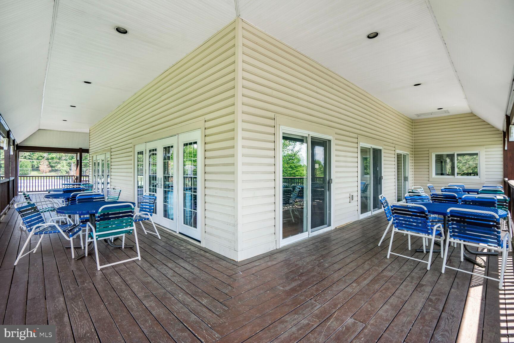 SURREY AT MANCHESTER LAKES - Residential