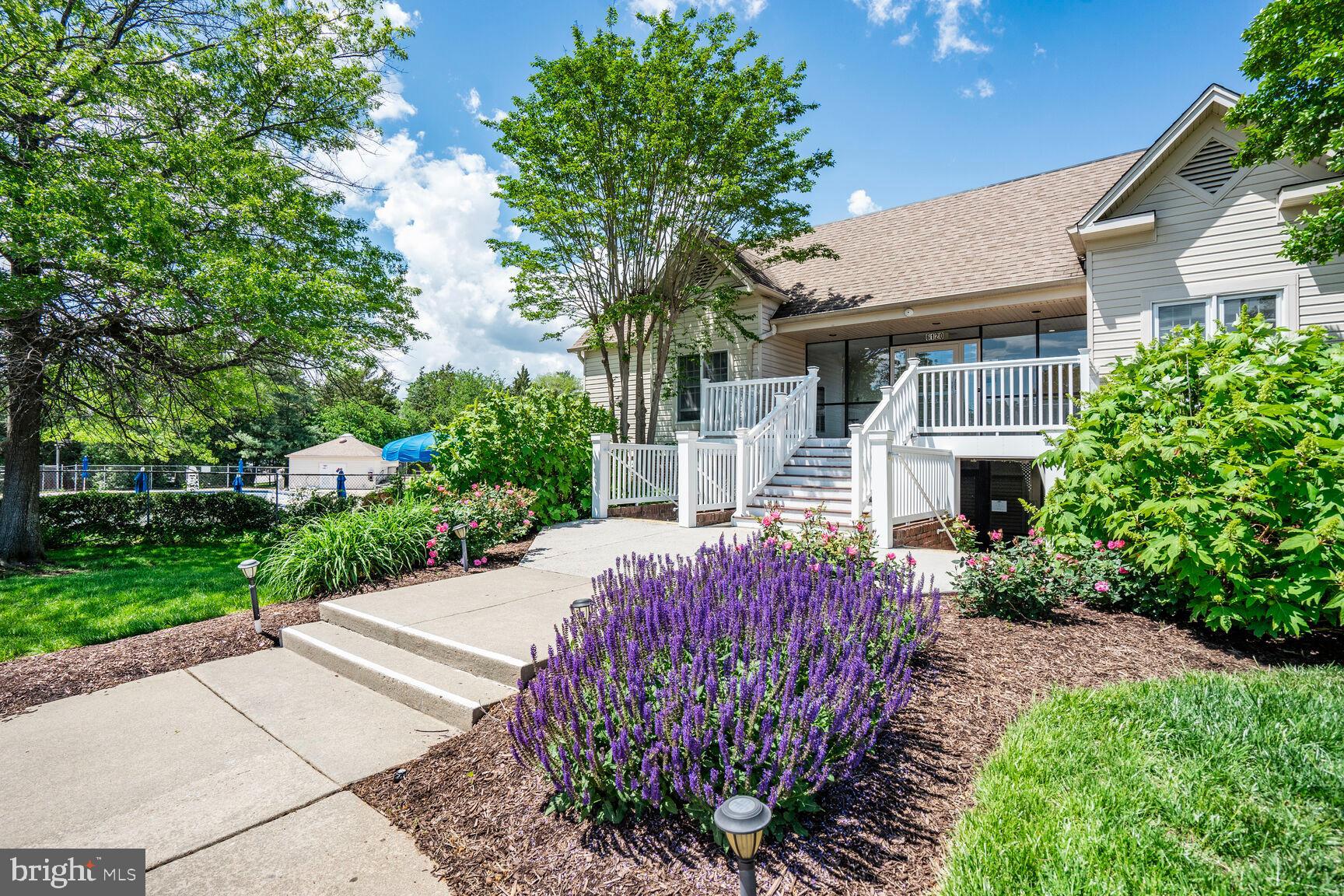 SURREY AT MANCHESTER LAKES - Residential