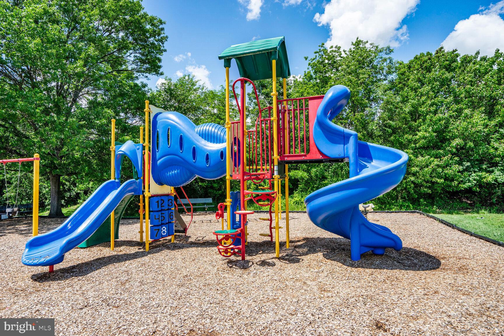 SURREY AT MANCHESTER LAKES - Residential