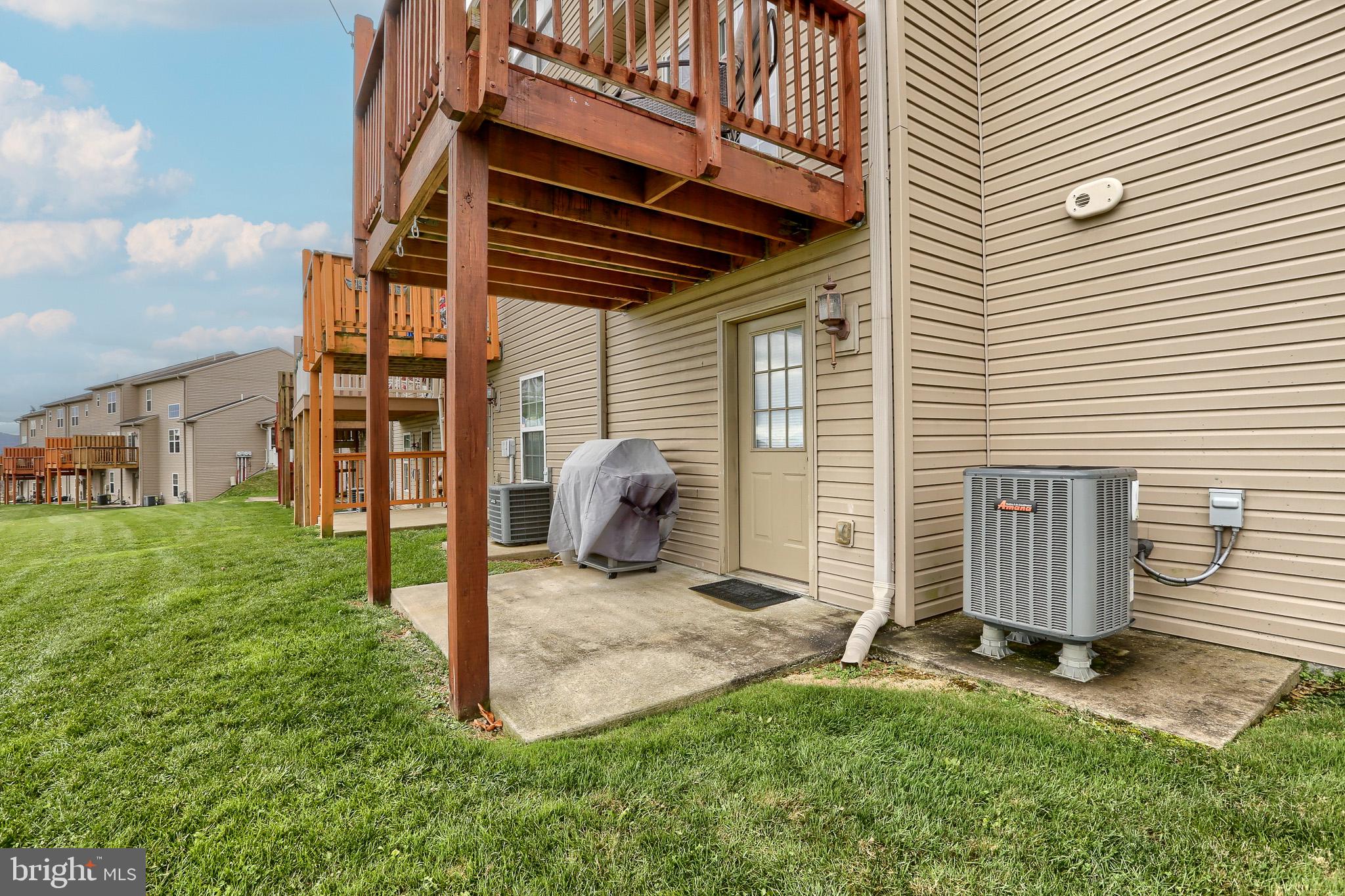 SUMMIT VIEW - Residential